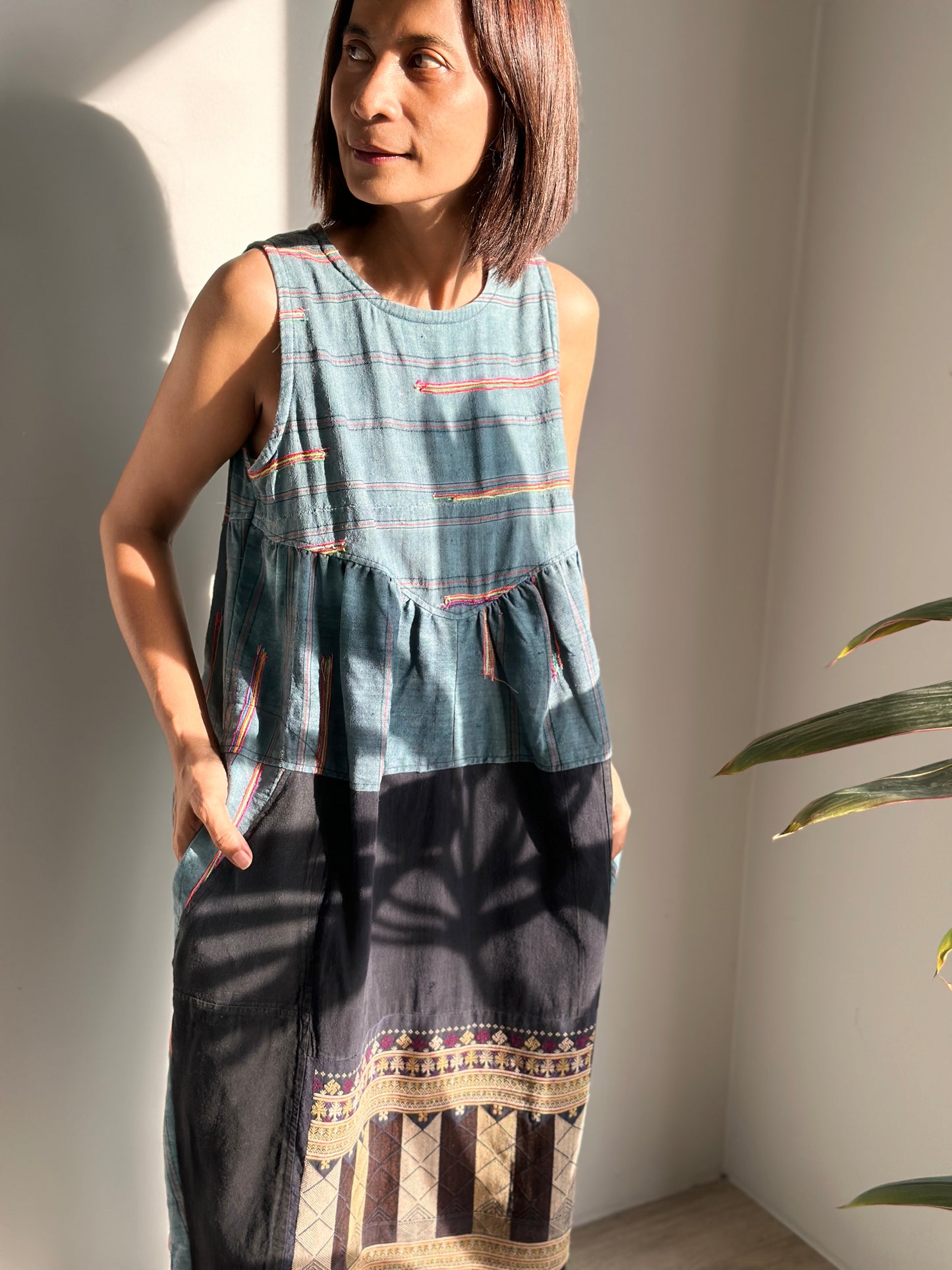 Sleeveless hemp dress