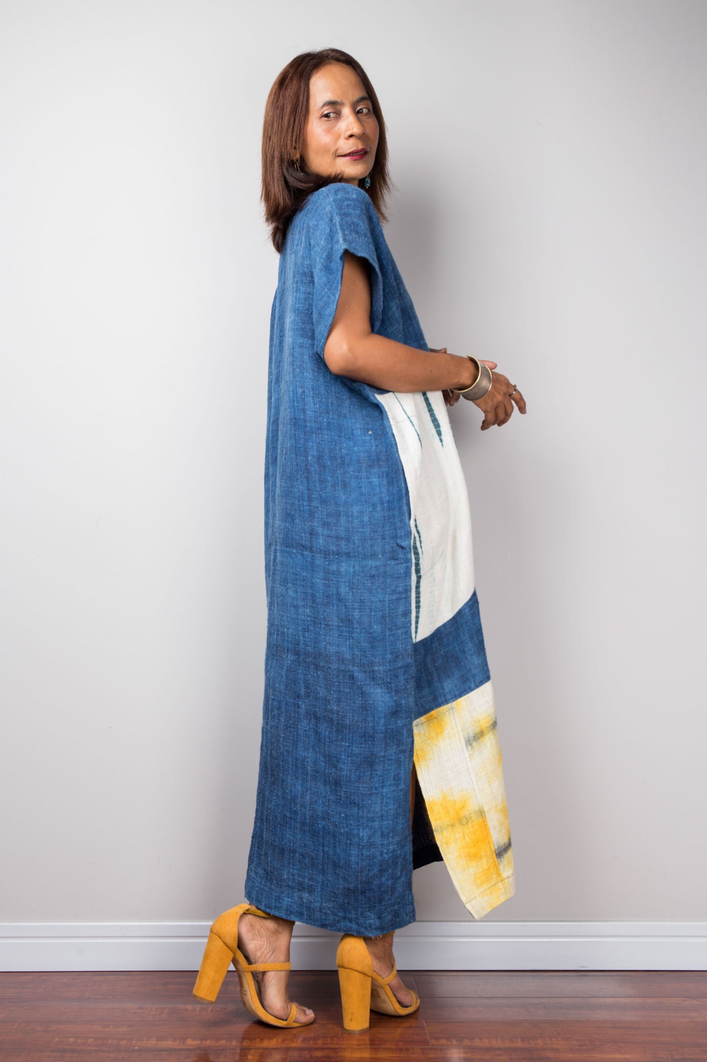 Hemp kaftan dress in indigo. Back side view
