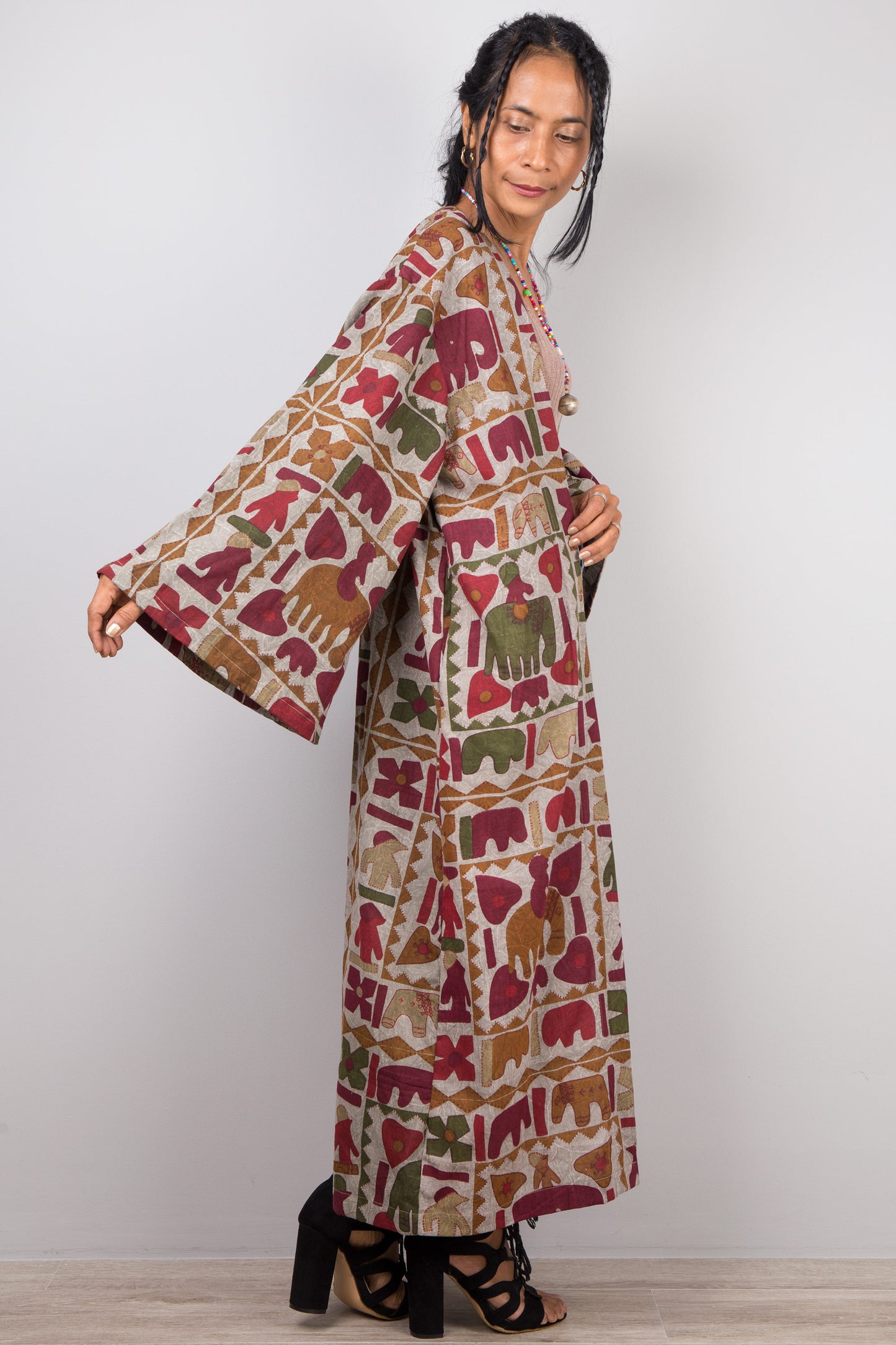 Open front cardigan made from indian cotton fabric. Wide sleeves and pockets