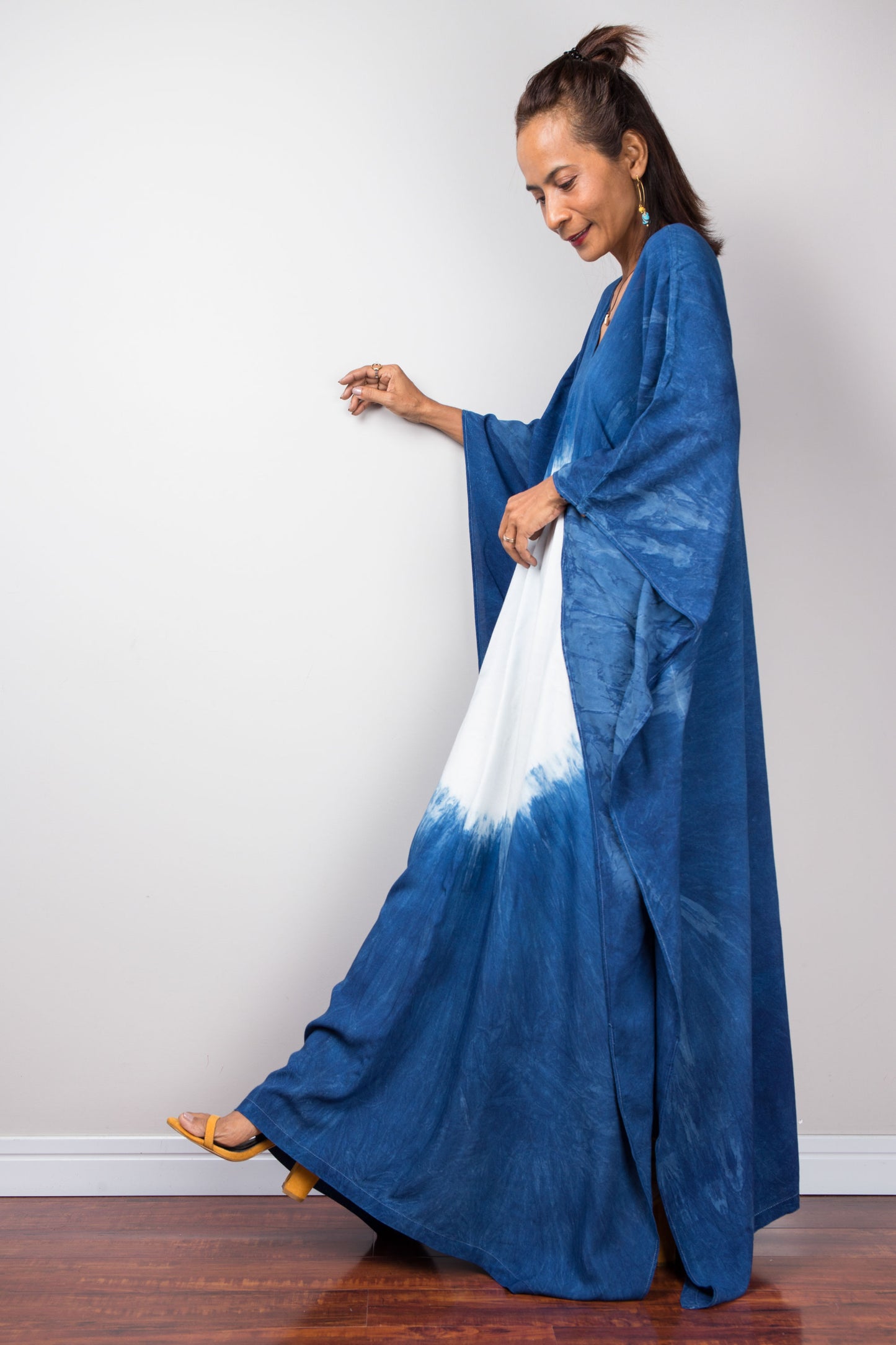 Indigo kaftan dress. Blue and white caftan with v neck