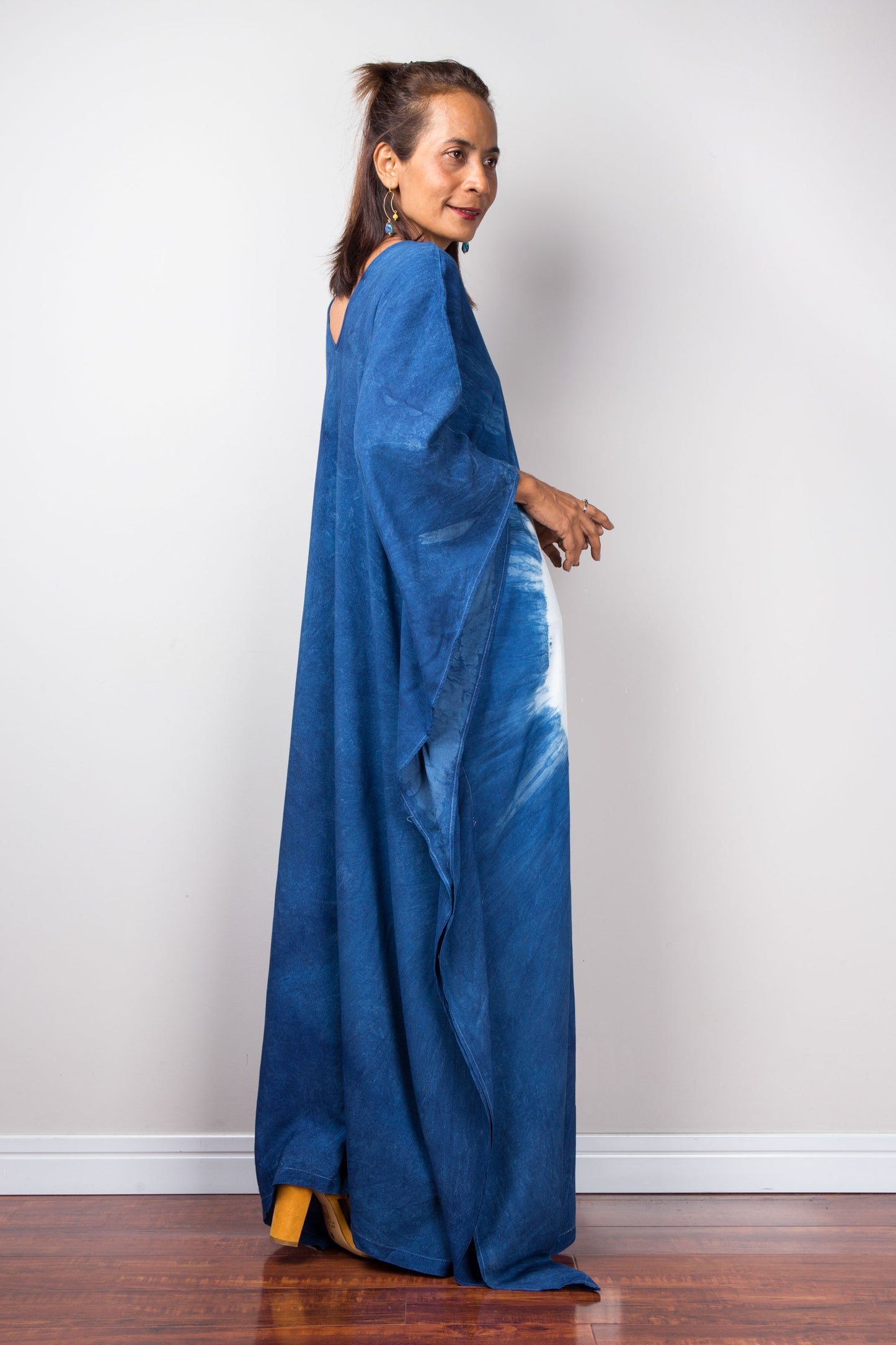 Indigo kaftan dress. Large blue dress with big white circle at the front