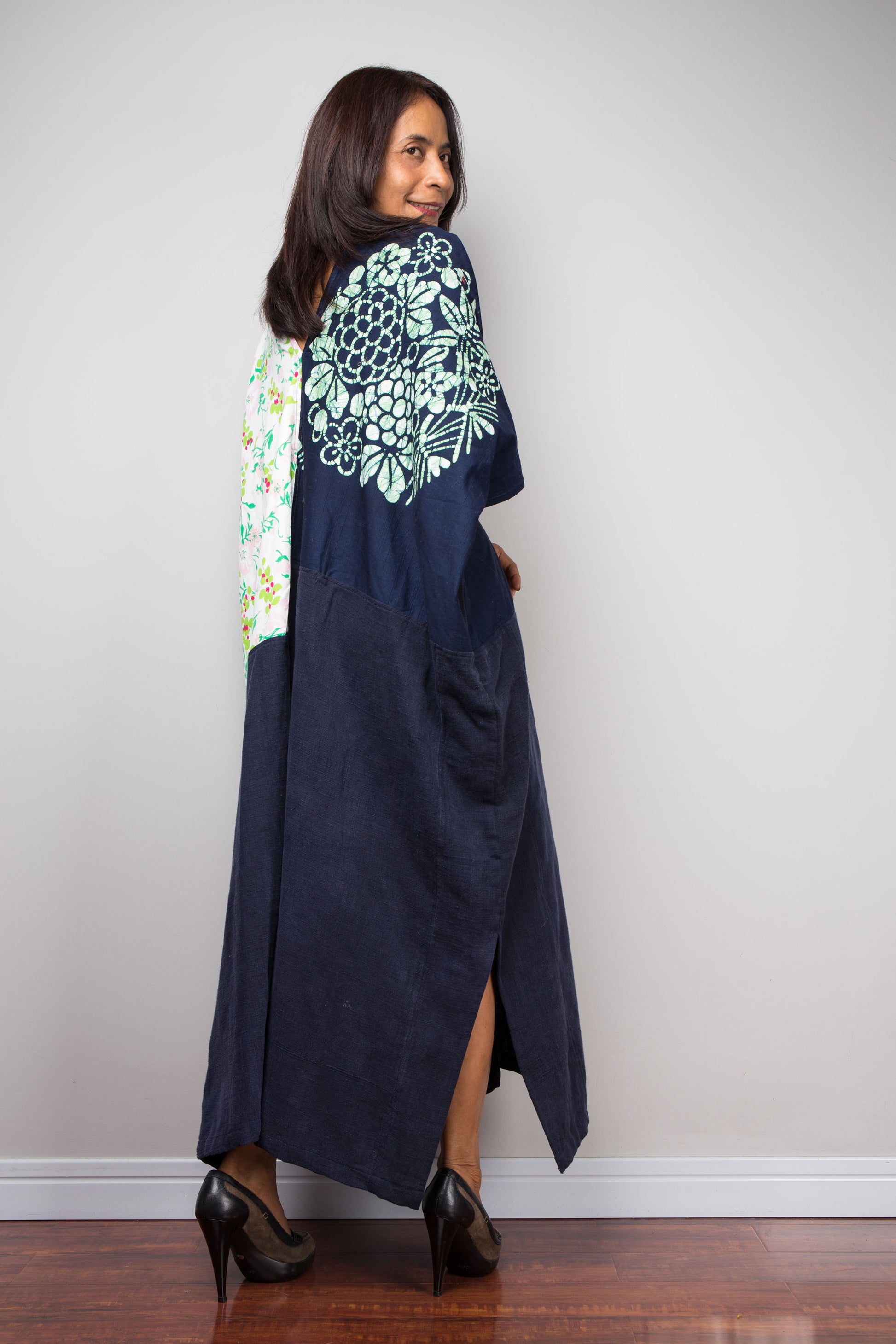 Loose-fitting bohemian maxi dress with mixed fabric patterns