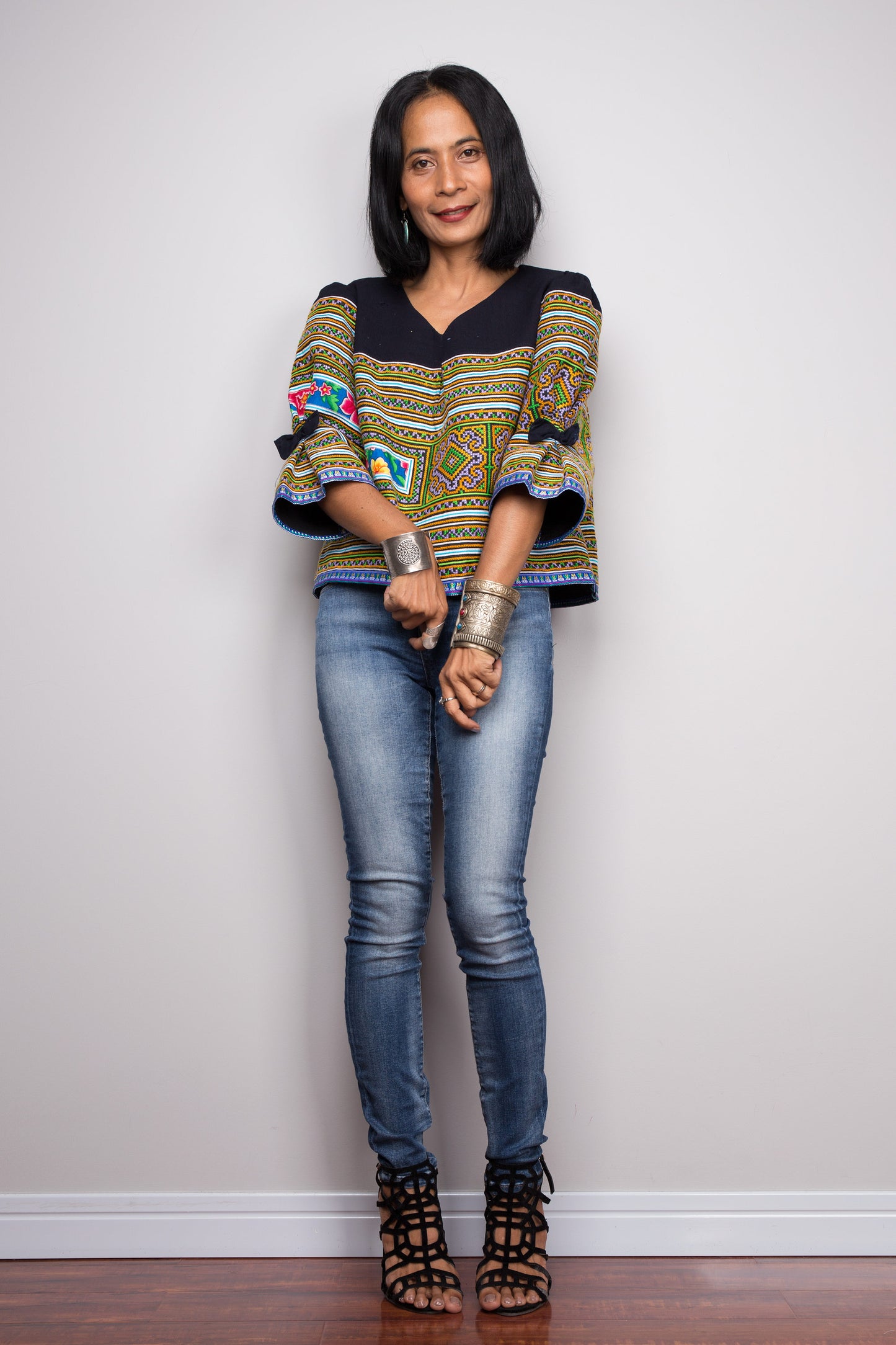 Hill tribe Pullover Blouse Top