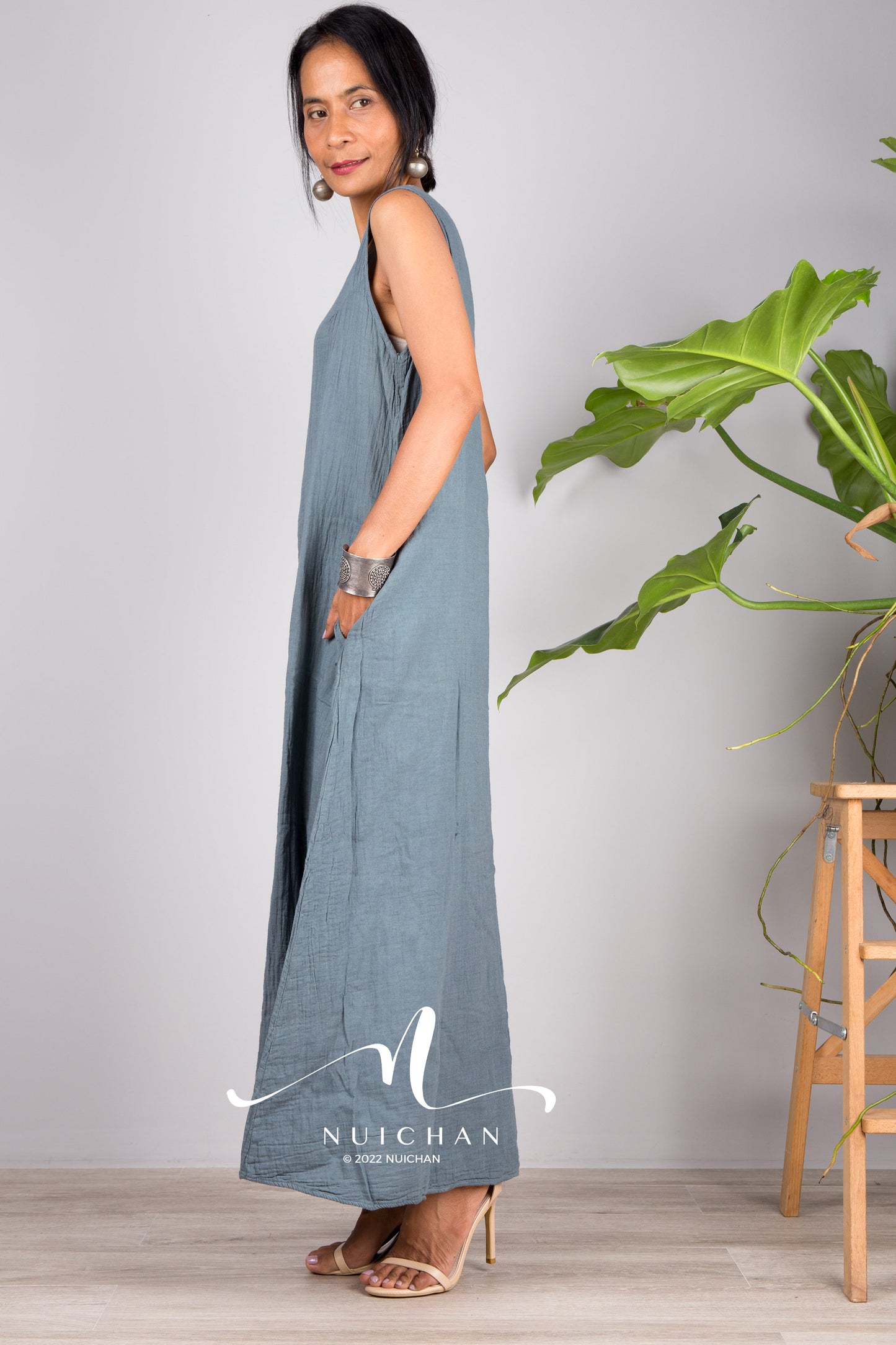 Sleeveless cotton summer dress