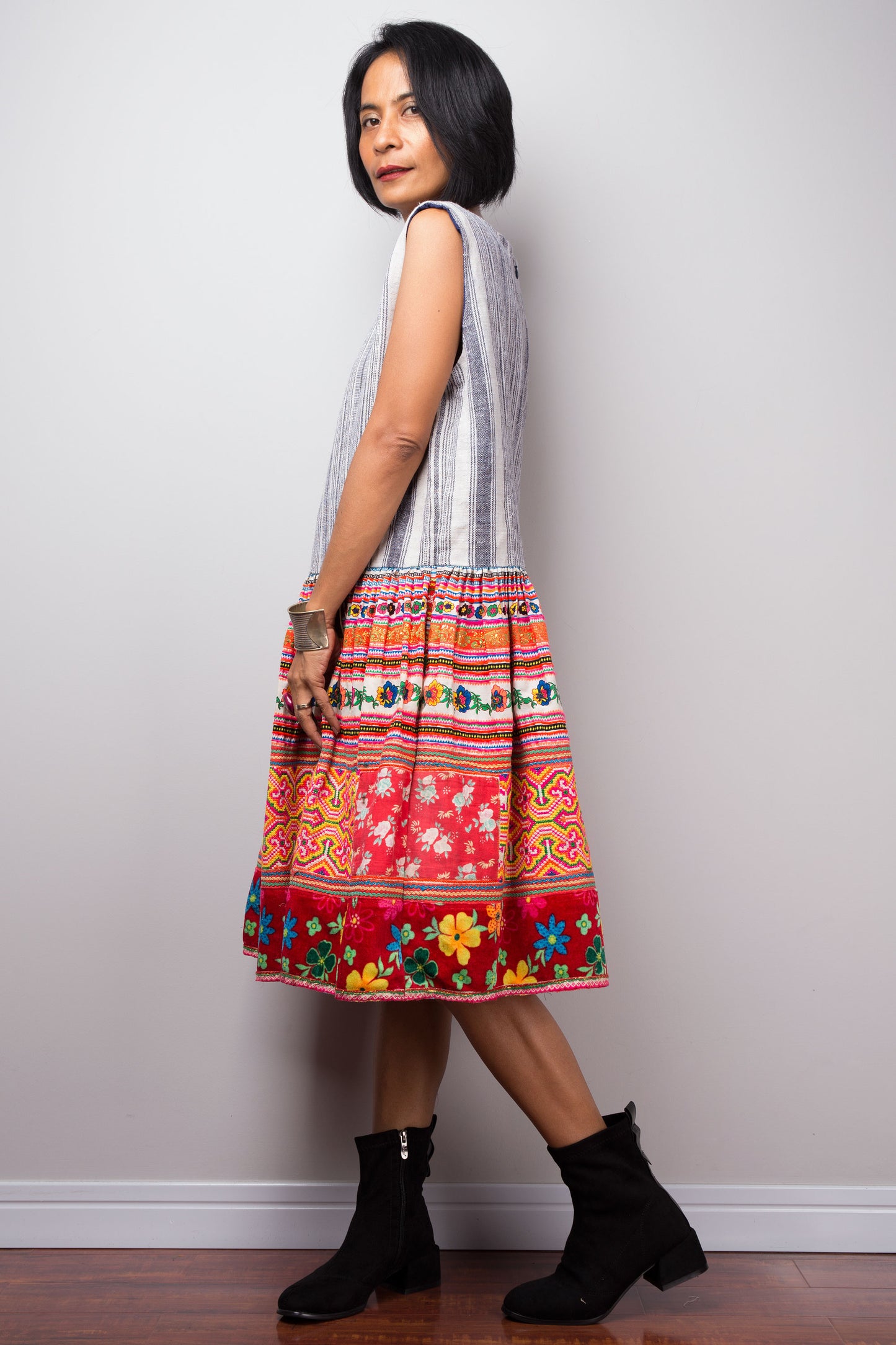Bohemian Chic Hmong Hill tribe dress | Vintage tribal dress |Short boho dress