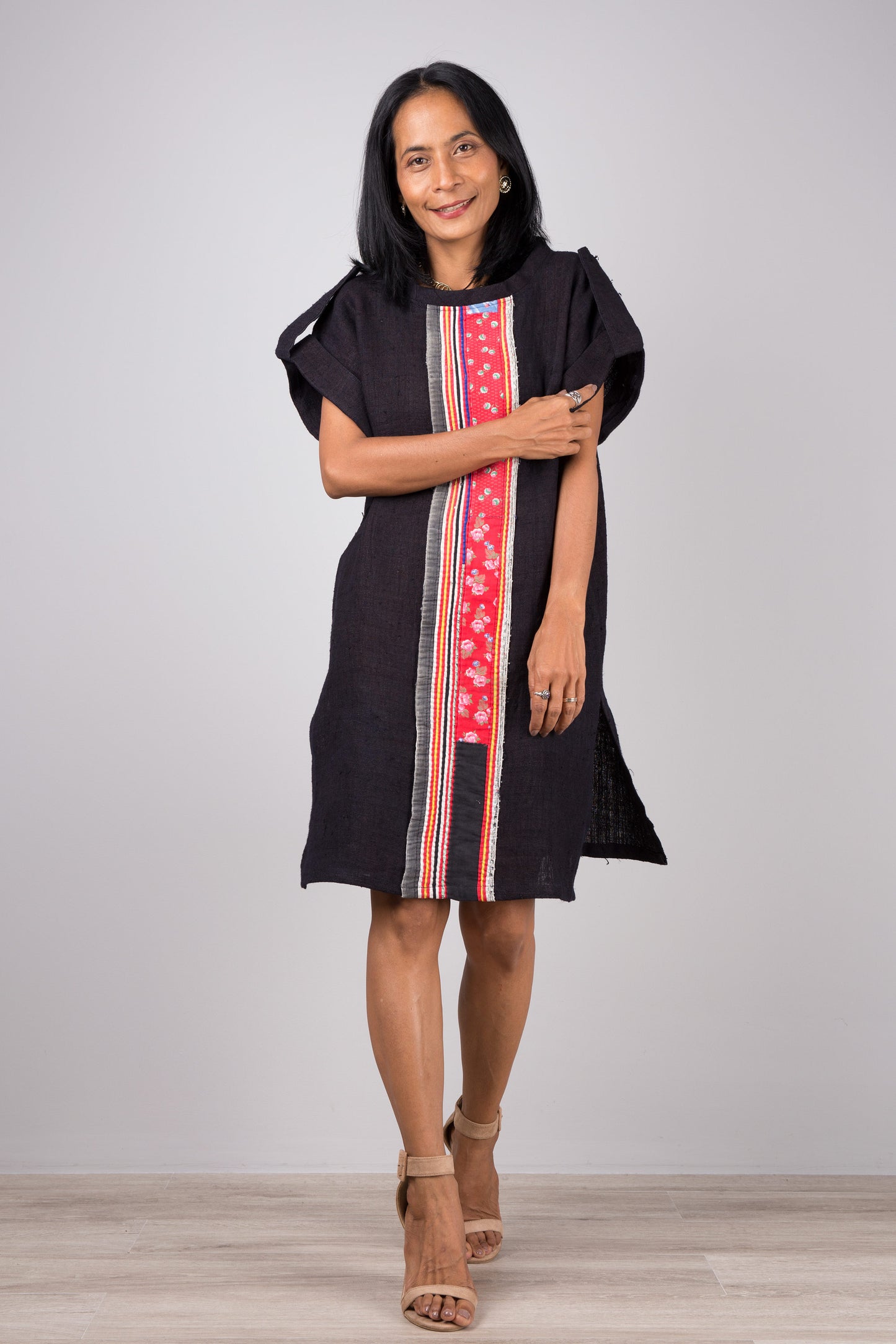 Kurzes indigofarbenes Hanfkleid