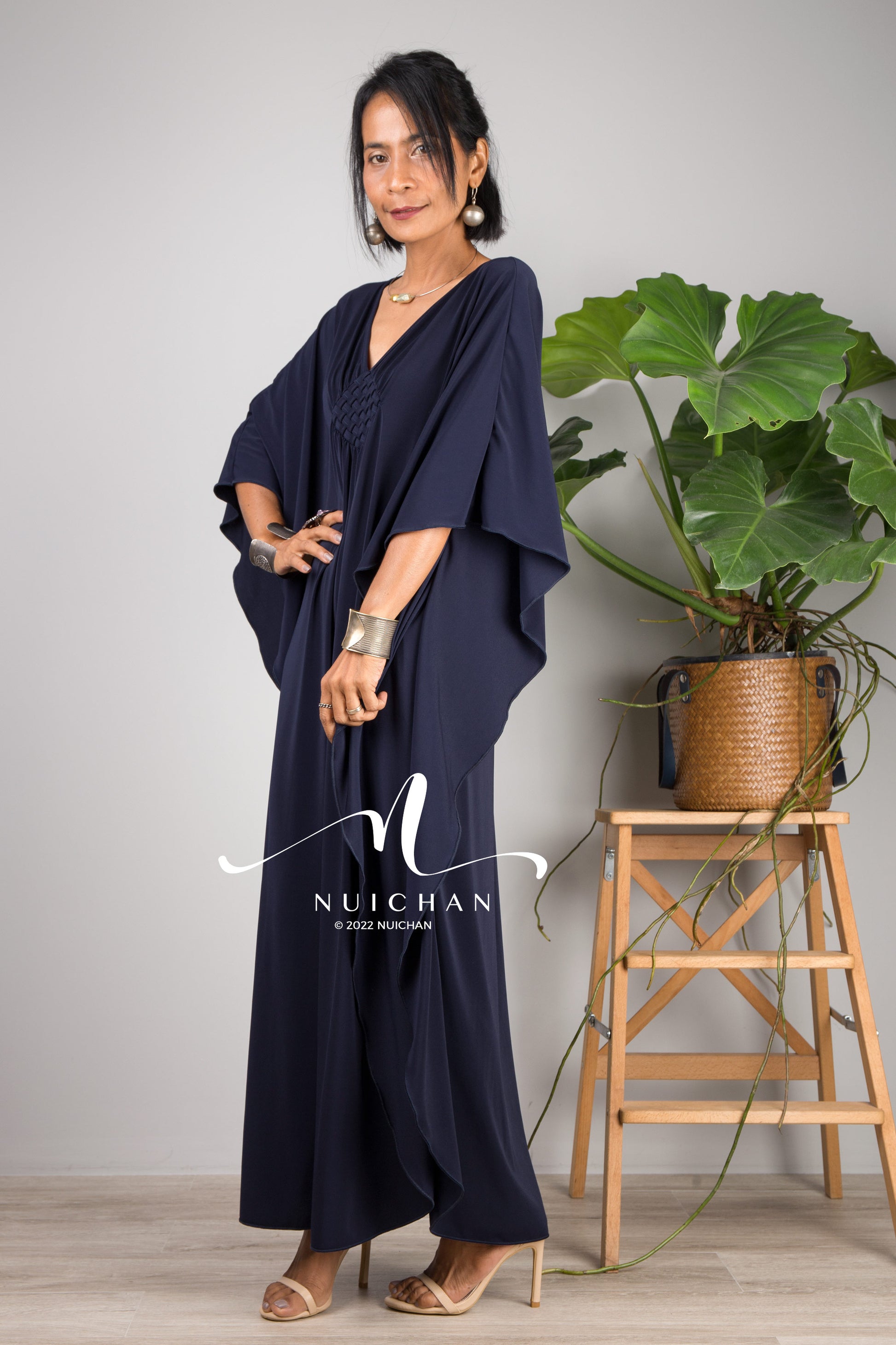 Nuichan women's kaftan dress. Short blue kaftan dress for petite ladies.