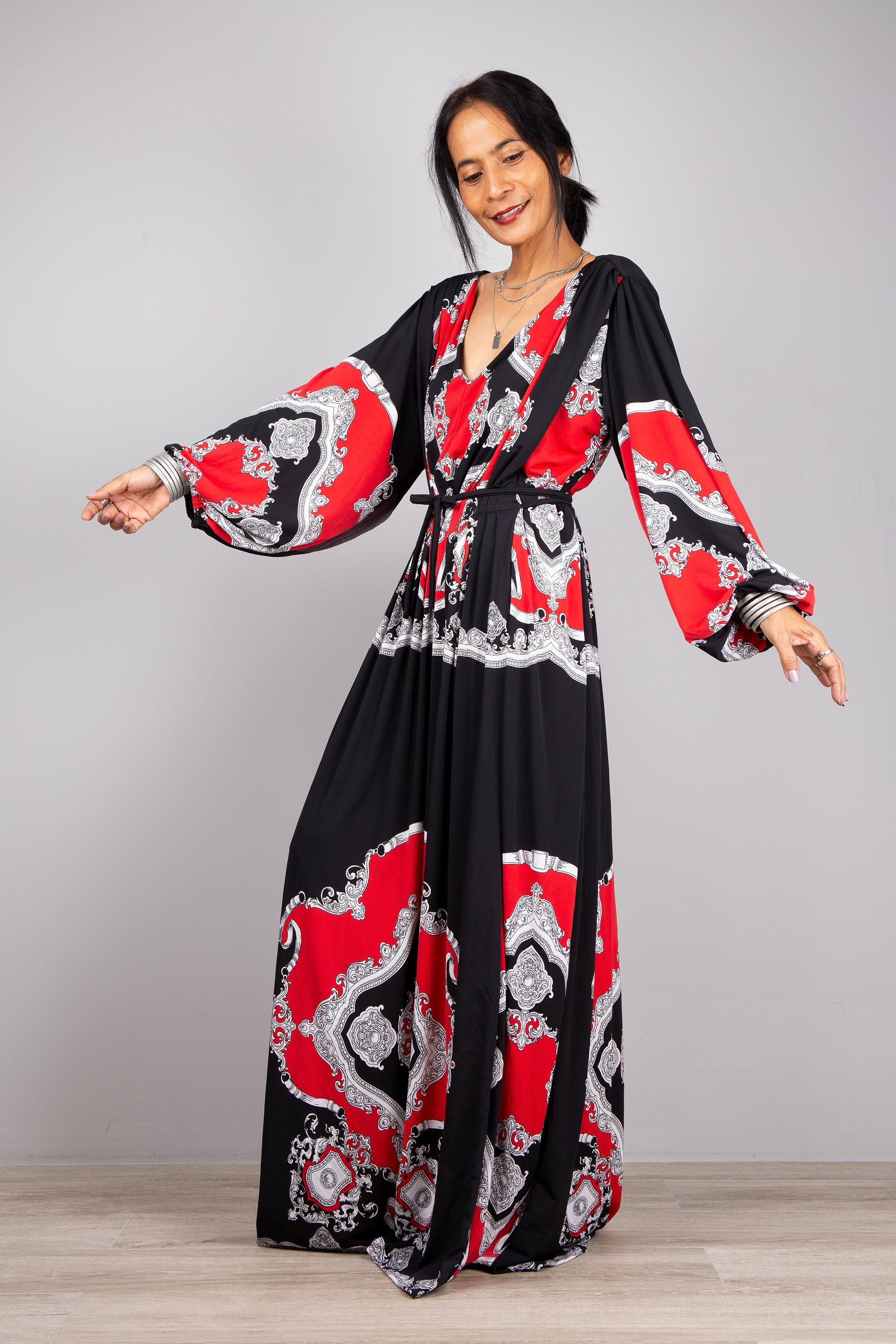 Long sleeve maxi dress in black and red
