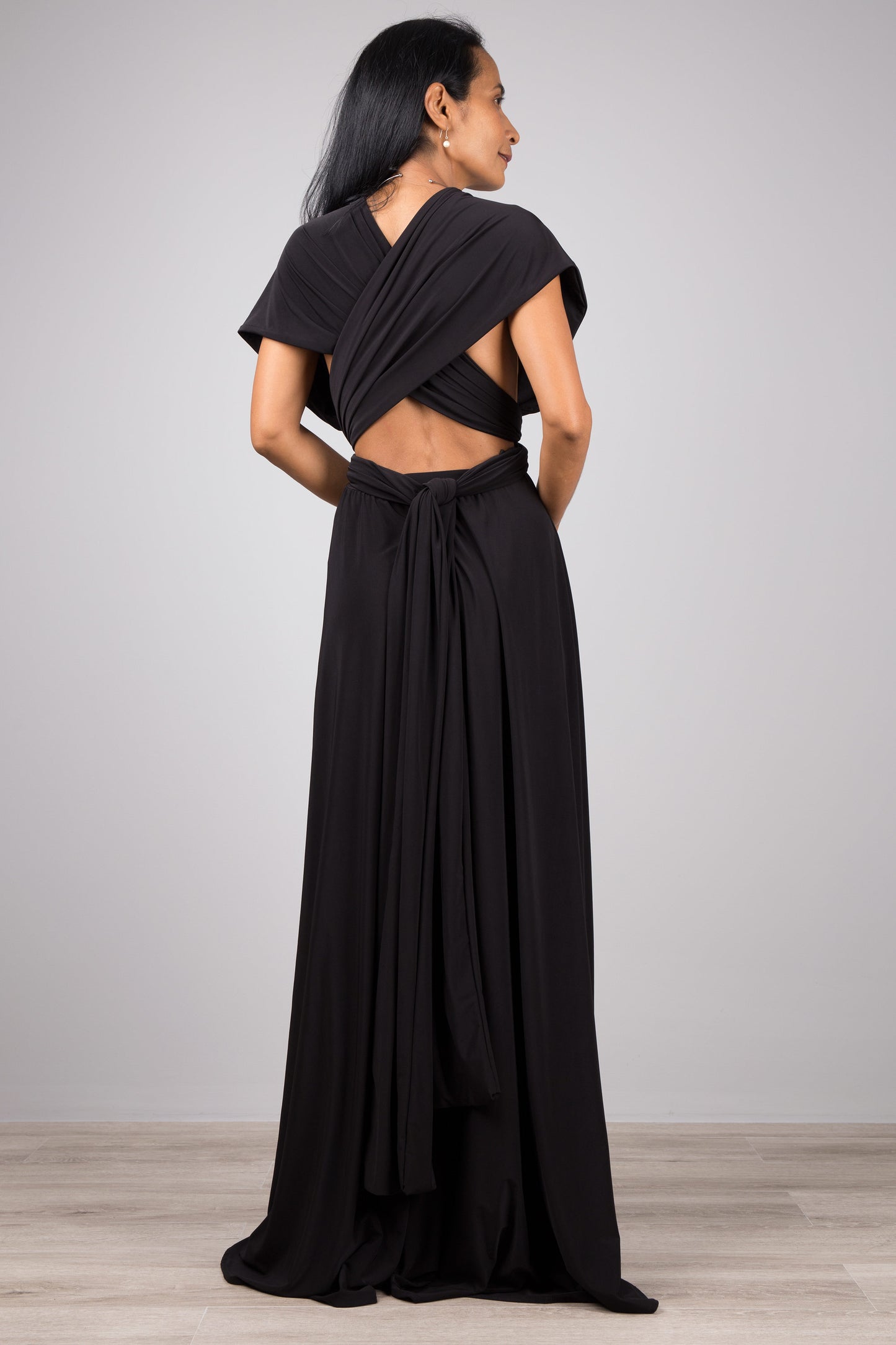 Black convertible dress. Buy your multiway wrap dress online from Nuichan