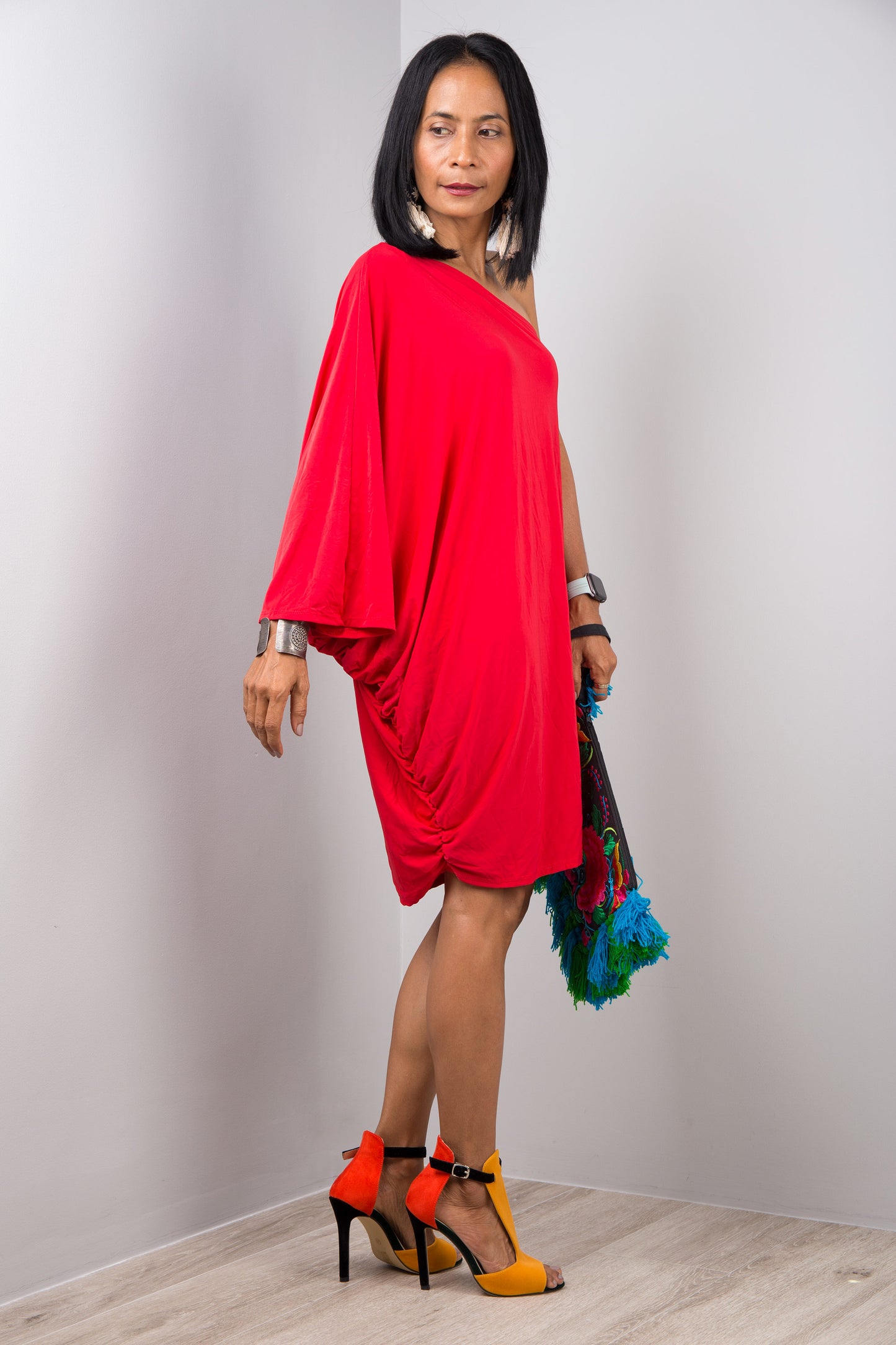 Nuichan women's short red dress. Off shoulder cocktail party dress by Nuichan