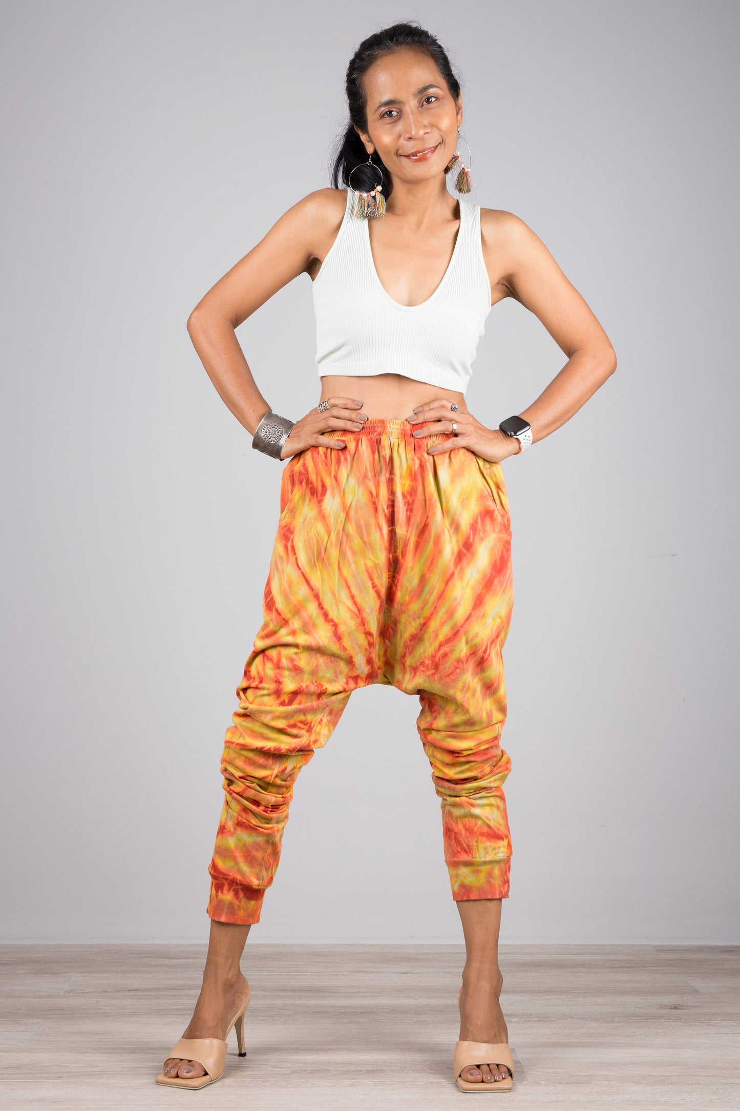 Orangefarbene Batik-Hose