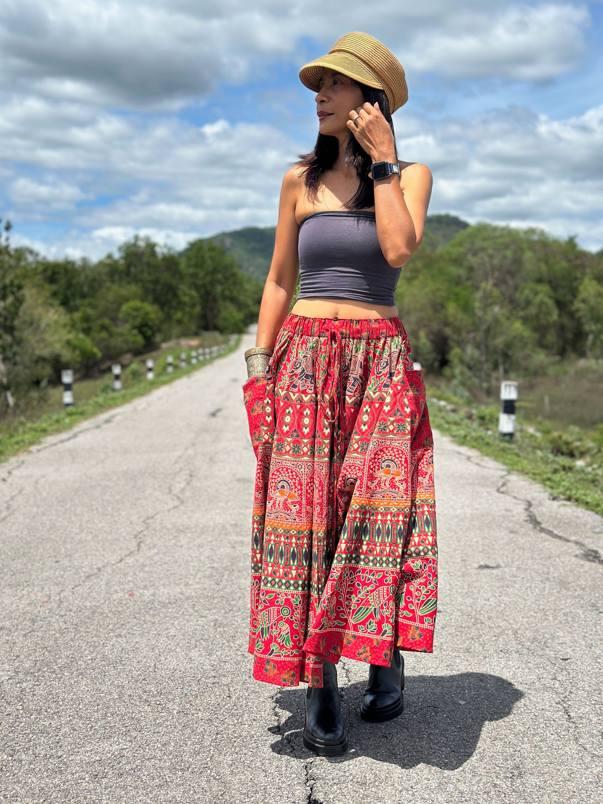 Boho maxi skirt in Indian cotton with red and orange mandalas, deep pockets, stylish summer skirt with elastic waist. Women skirt by Nuichan

