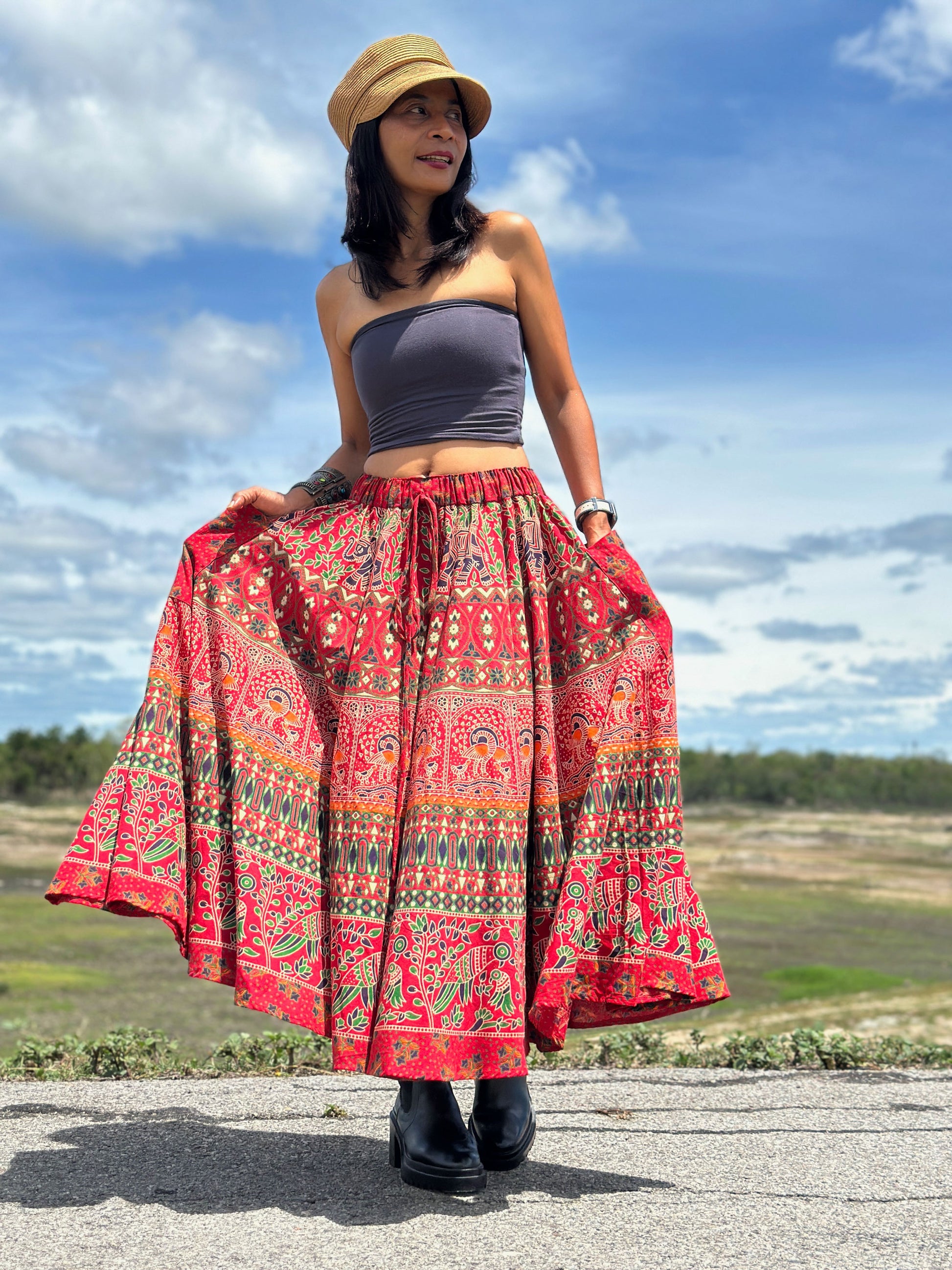 Red mandala maxi skirt, Indian cotton, elastic waist, ideal for women’s boho summer style. Long boho skirt by Nuichan


