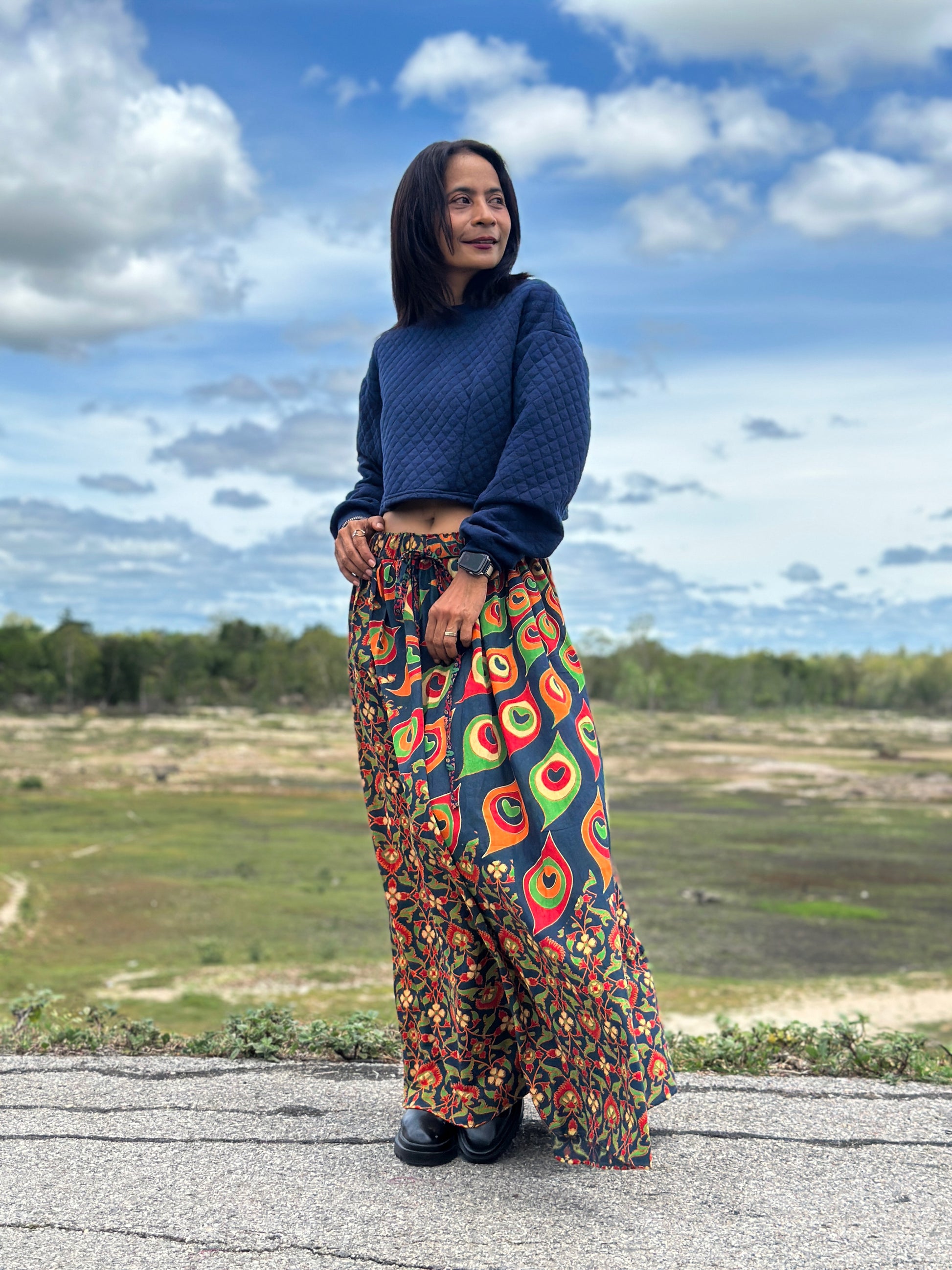 Women’s mandala maxi skirt, elastic waist, floral design, great for casual or outdoor wear in 2025 fashion. Nuichan skirt design.

