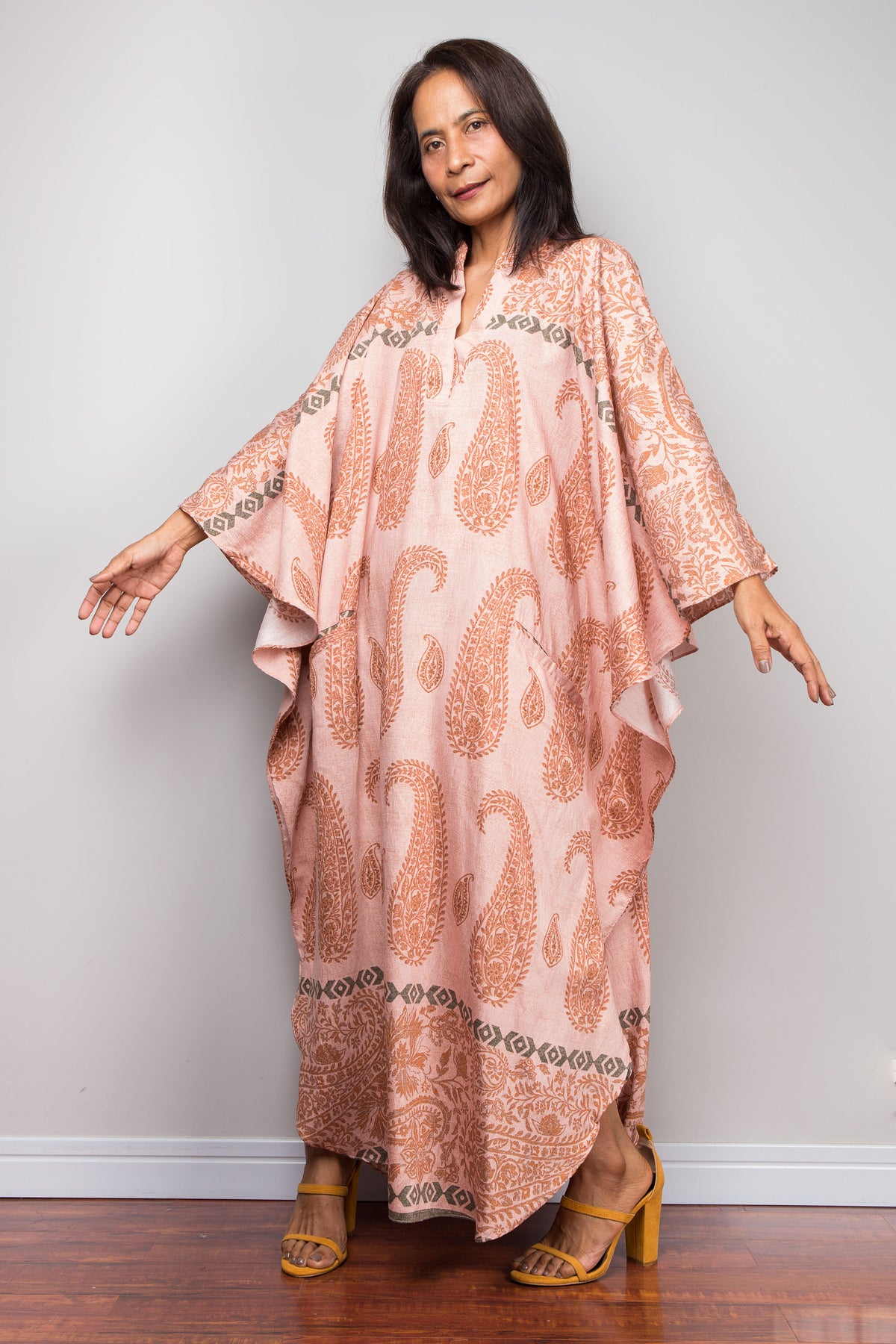 Geblümtes Kaftankleid