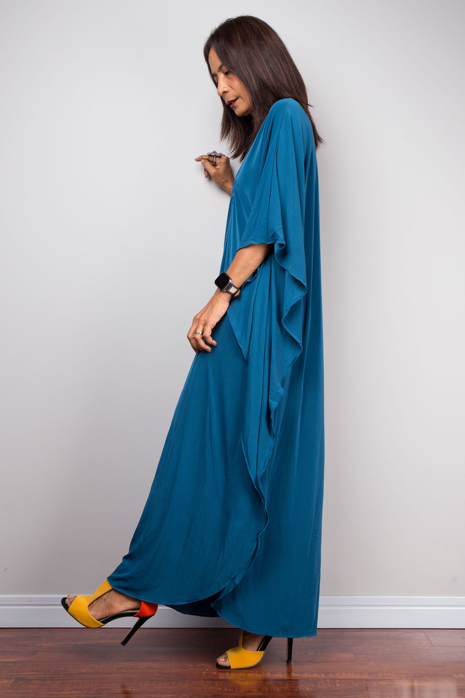 Petite Women’s Teal Boho Kaftan Dress
Chic teal short kaftan crafted for petite women, featuring a loose, bohemian silhouette. This lightweight summer dress in vibrant teal is ideal for beach outings or casual wear, designed for small sizes.  