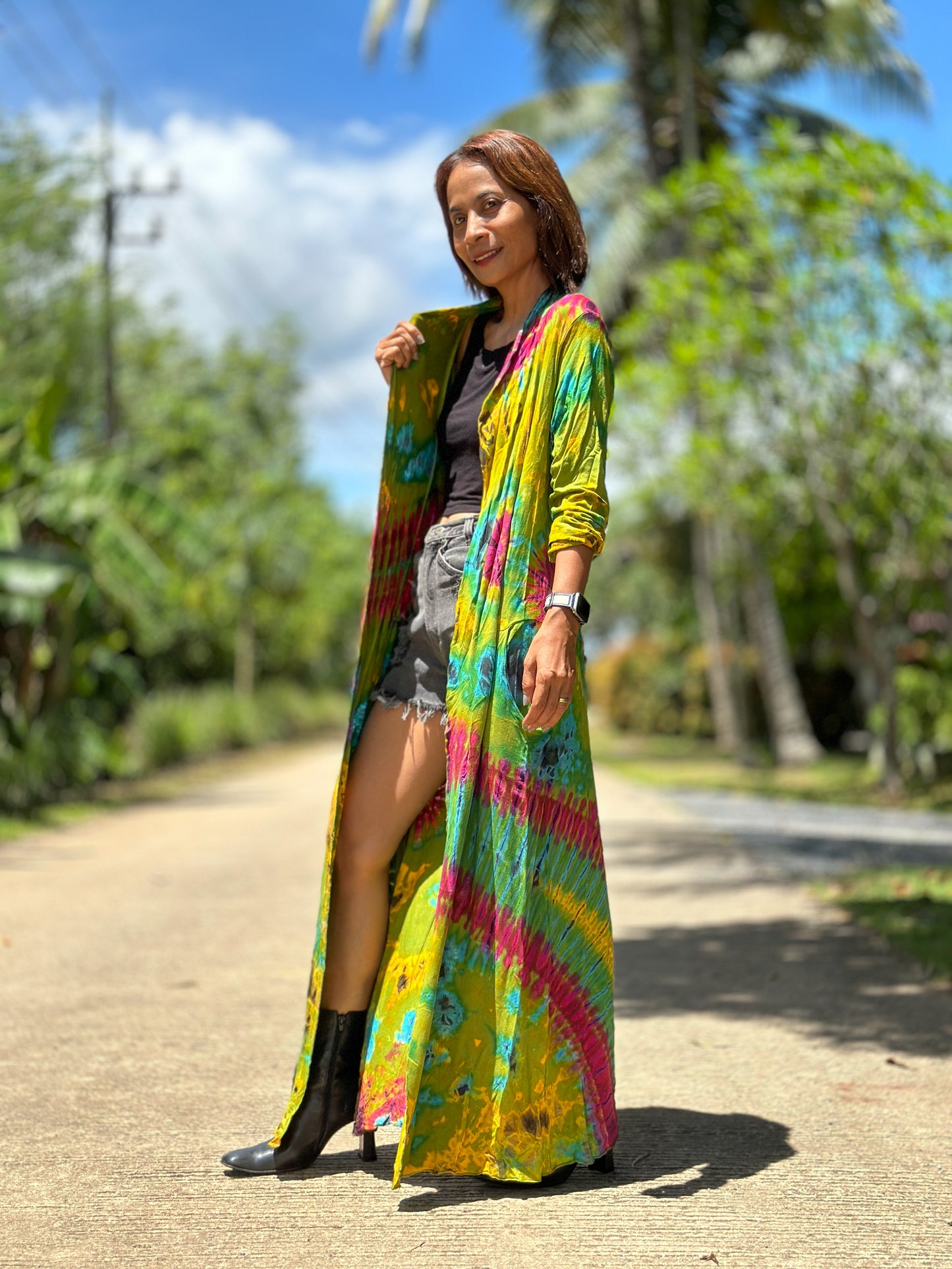 Tie dye duster.  Mudmee tie dye cardigan with pockets.  Slim fit cardigan hippie style