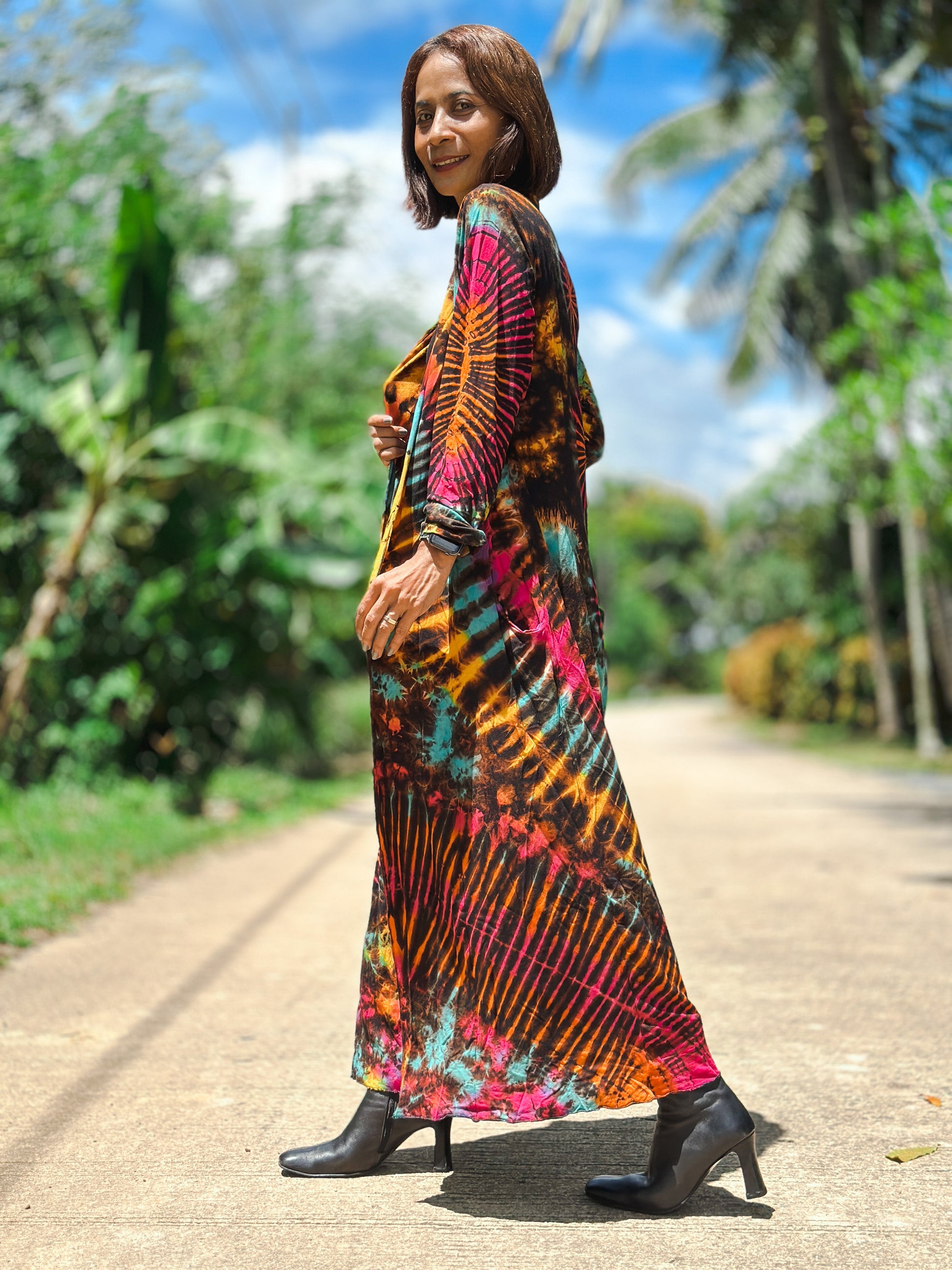 Tie dye duster. Hippie cardigan with pockets. Rainbow coloured duster