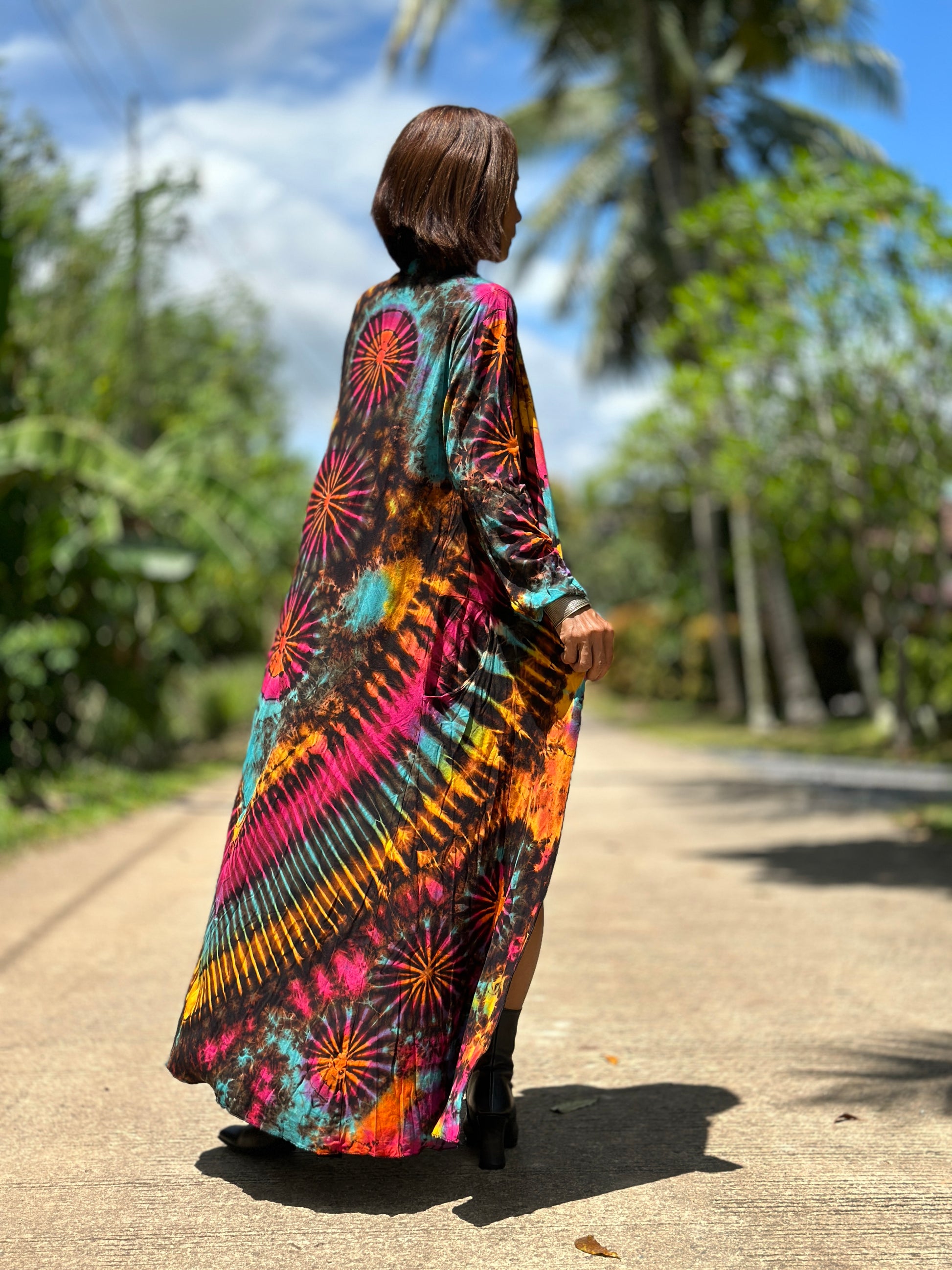 Tie dye duster. Hippie cardigan with pockets. Rainbow coloured duster