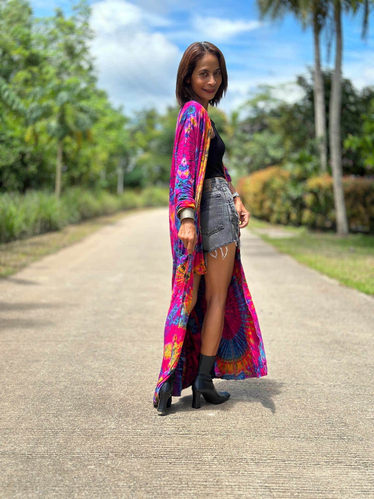 Tie dye cardigan. Hippie cardigan with pockets. Pink Rainbow coloured duster