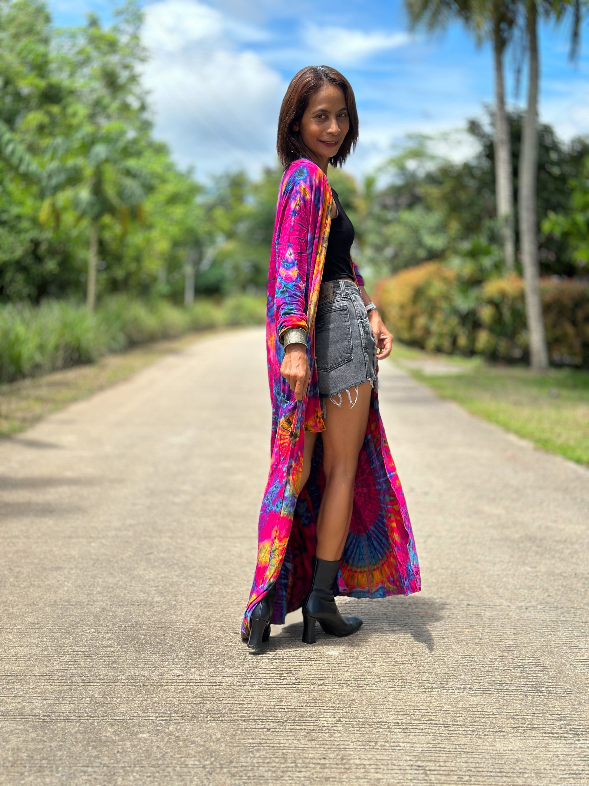 Tie dye cardigan. Hippie cardigan with pockets. Pink Rainbow coloured duster