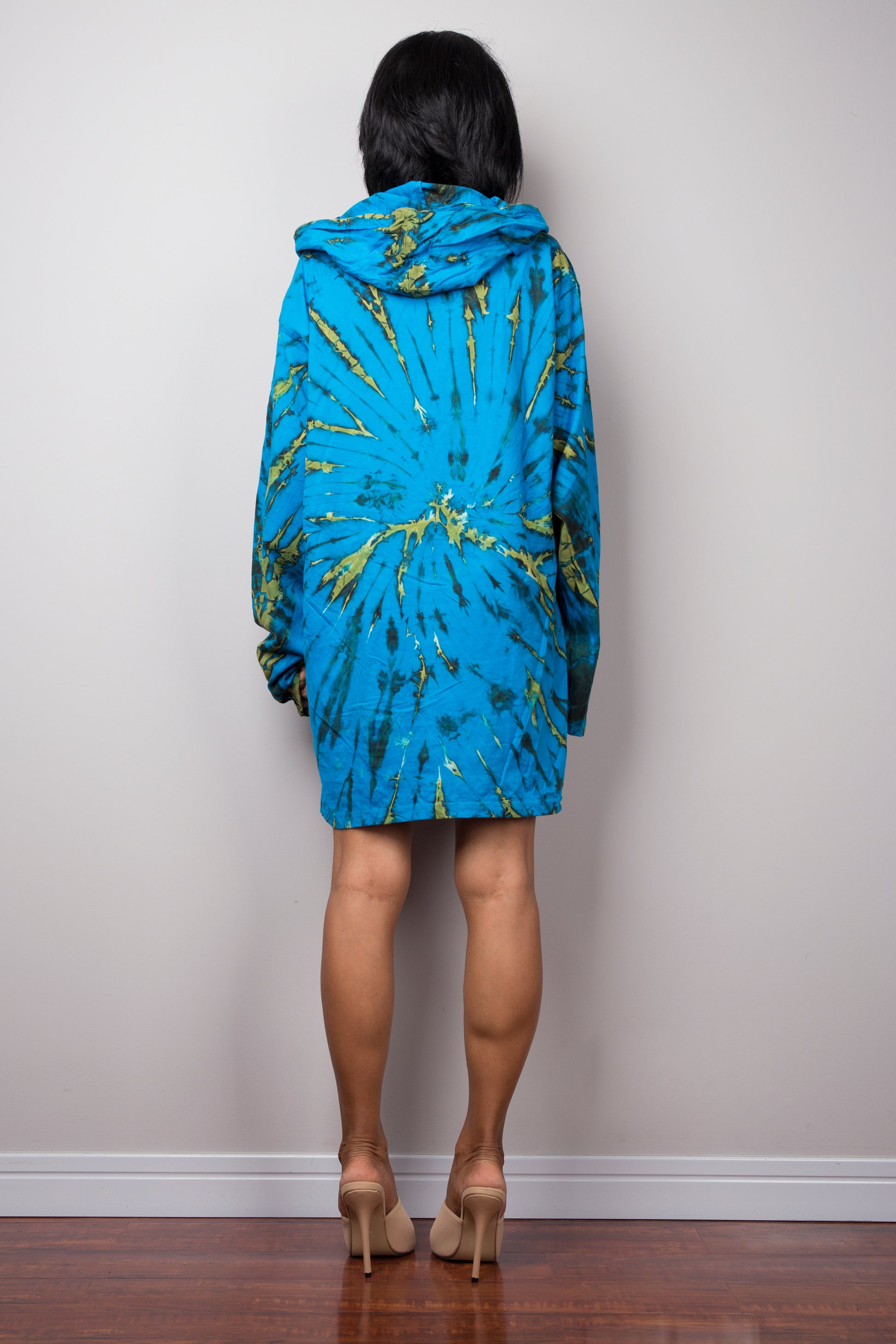 Blue tie dye cotton hoodie with long sleeves.