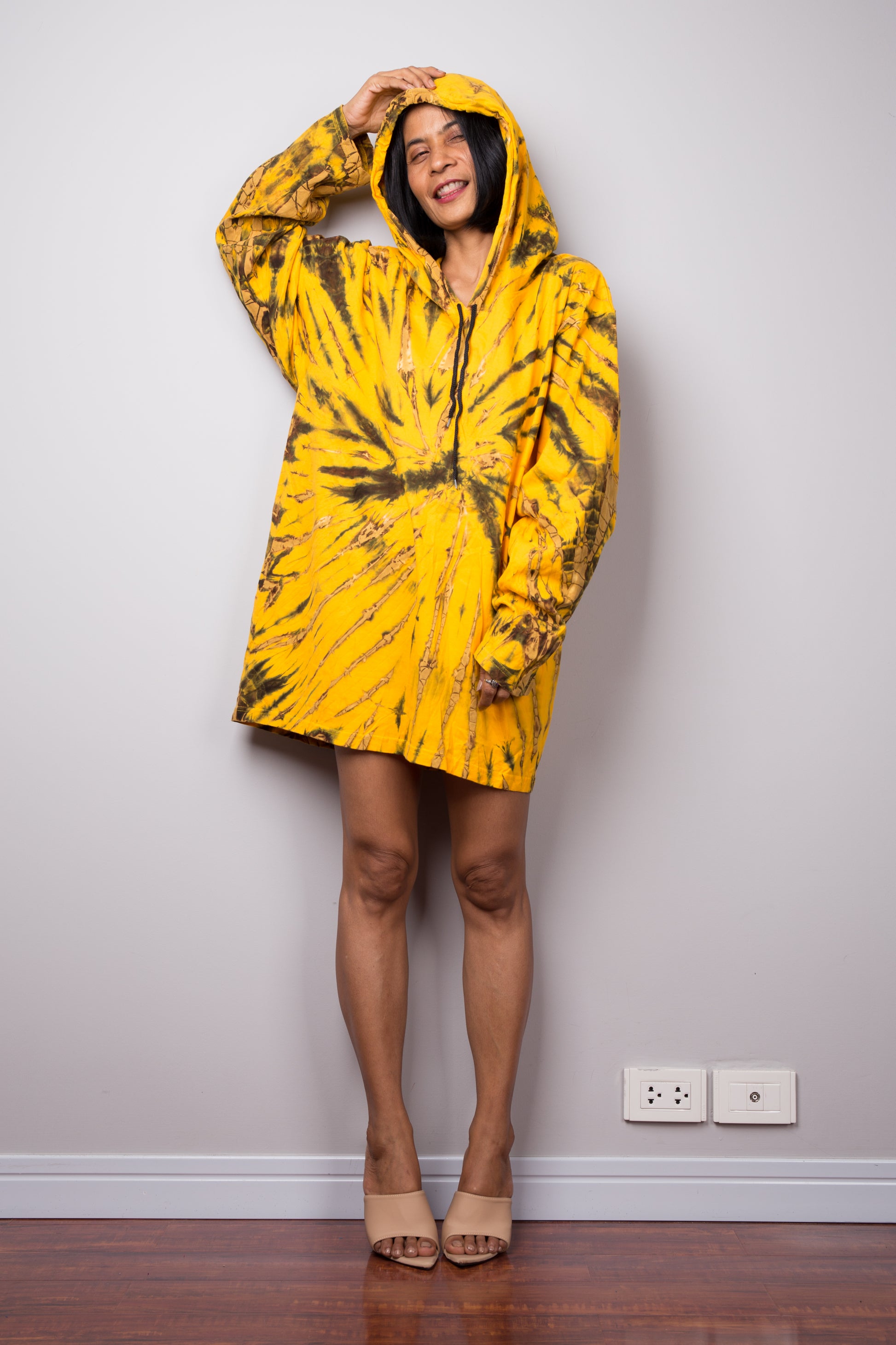 Yellow tie dye hoodie by Nuichan
