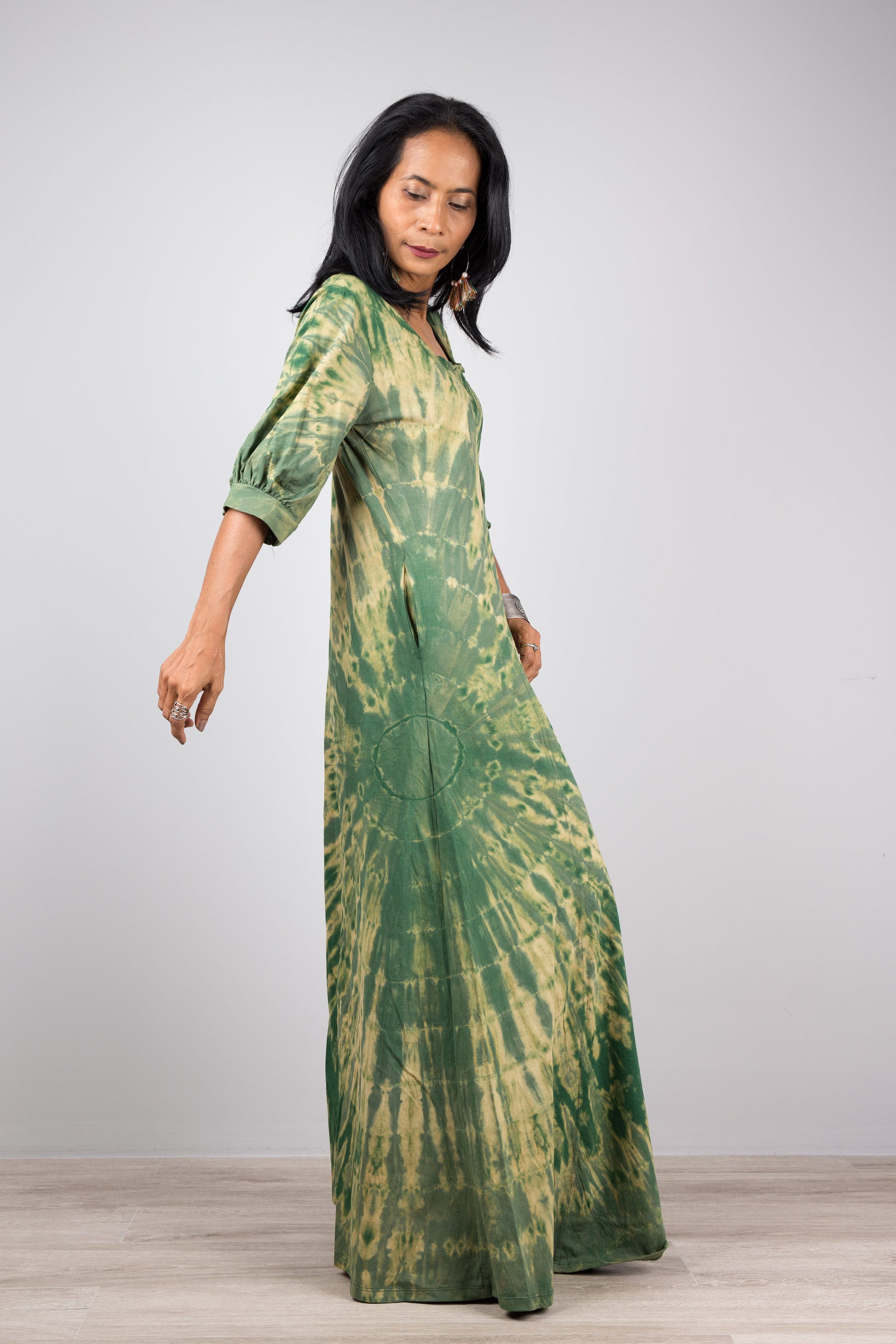 Green tie dye maxi dress with half sleeves and pockets