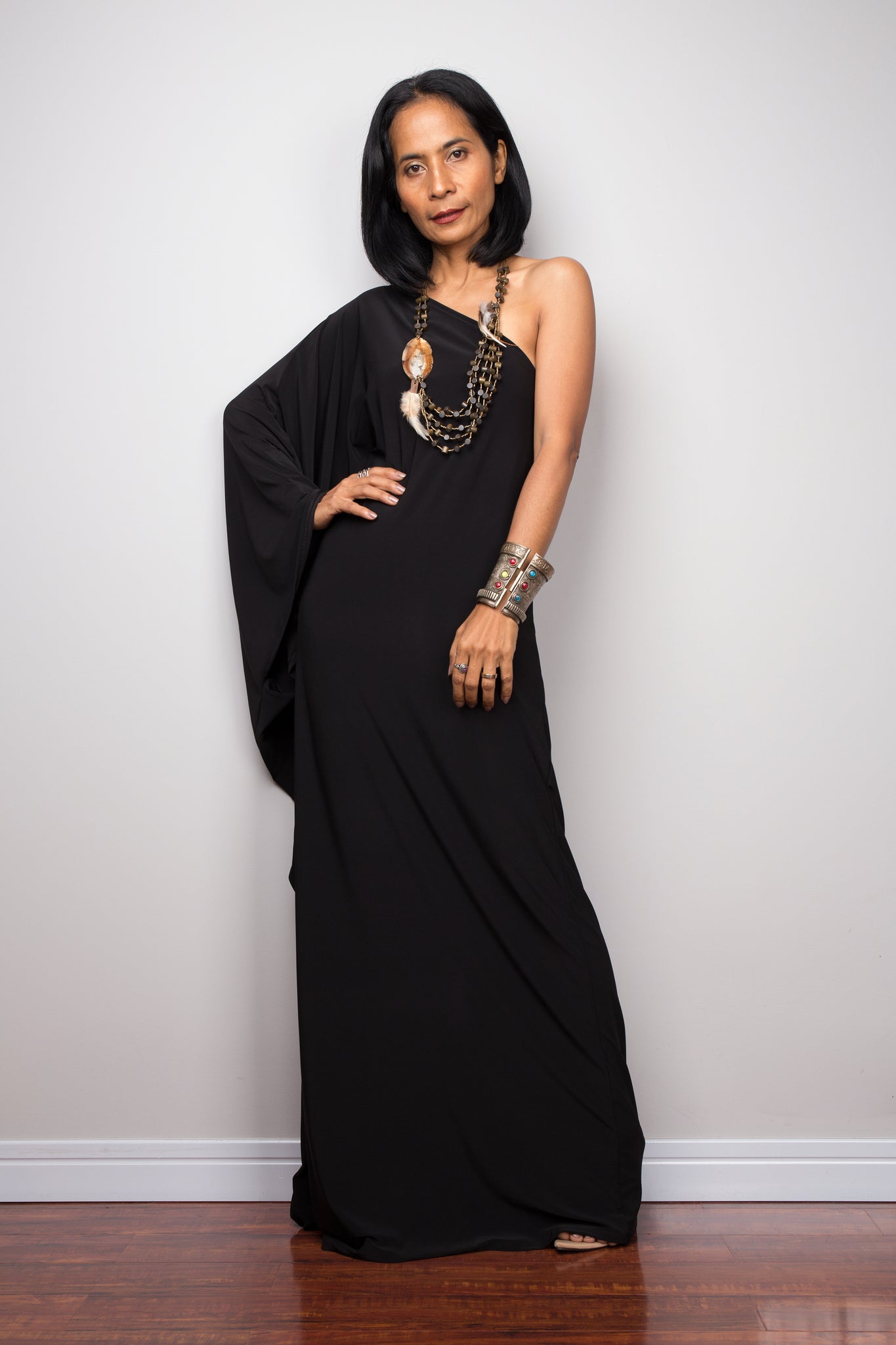 Nuichan Women's maxi dress in solid black. Off shoulder cocktail dress