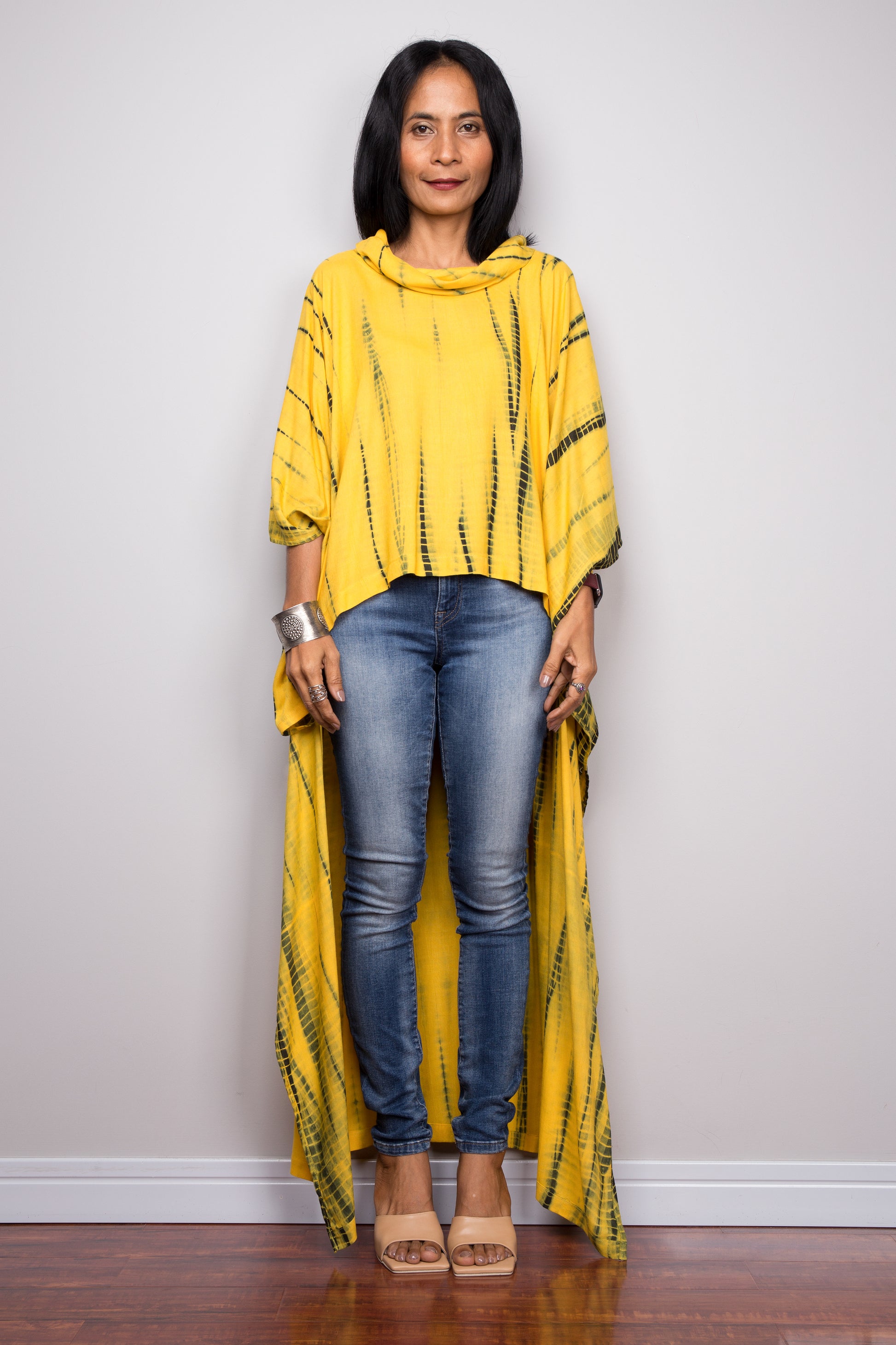 Buy Tie dye Kaftan tops online.  Short front tie dye dress by Nuichan