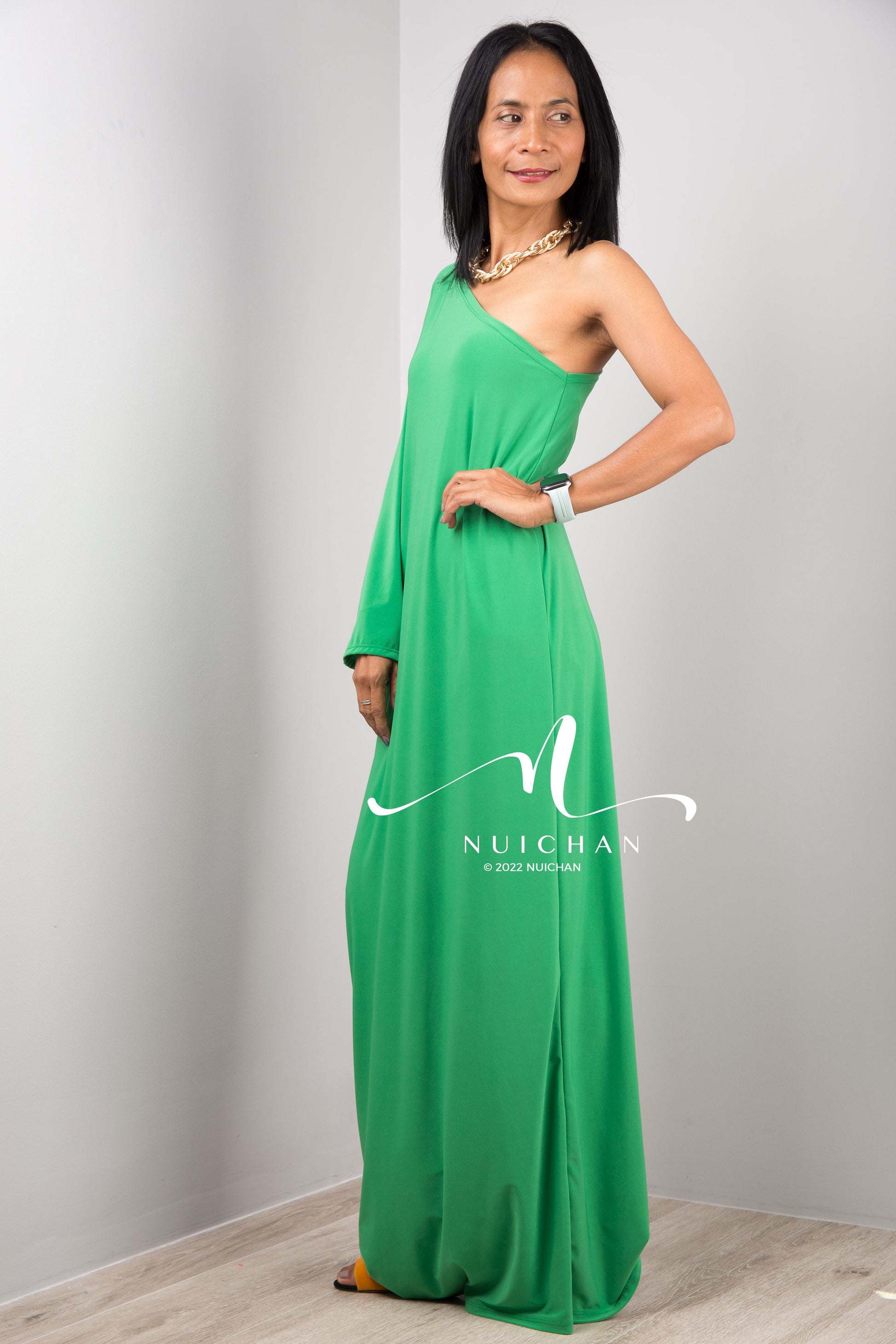 Nuichan women's one shoulder bridesmaid maxi dress in green.