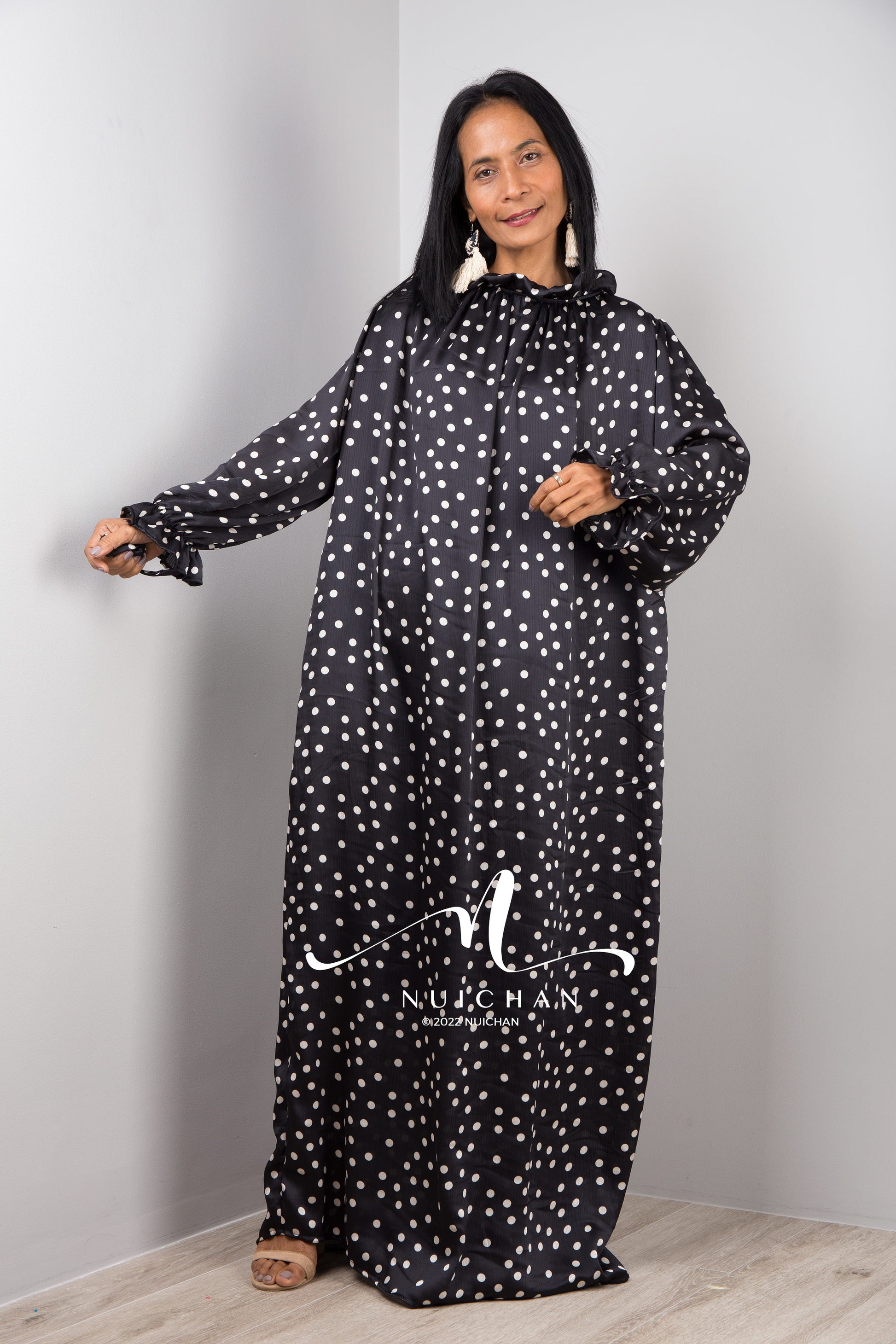 Nuichan Black chiffon maxi dress, long sleeve dress with polka dots Nuichan Black chiffon maxi dress, long sleeve dress with polka dots
