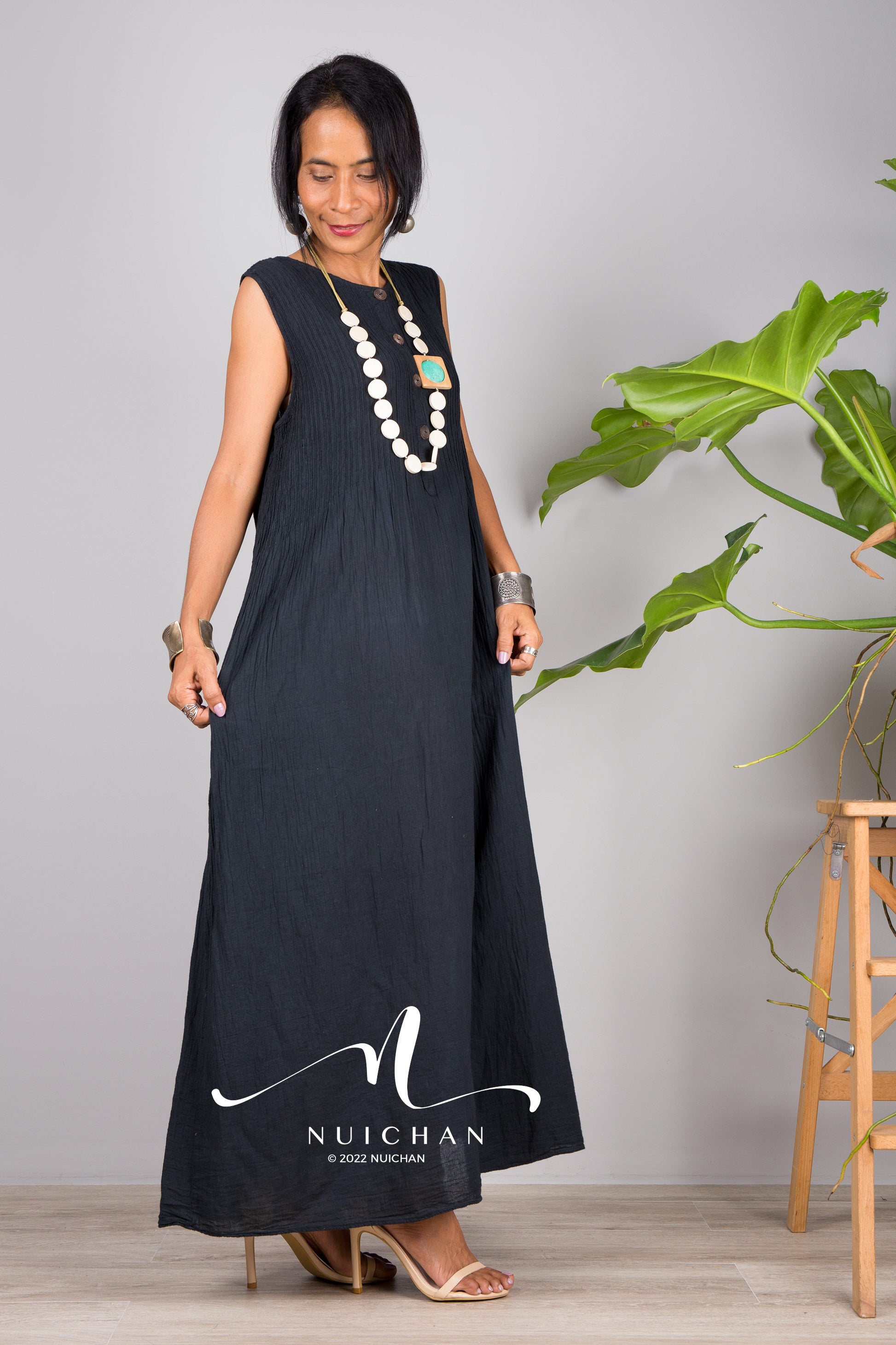 Sleeveless black cotton dress Sleeveless black cotton dress