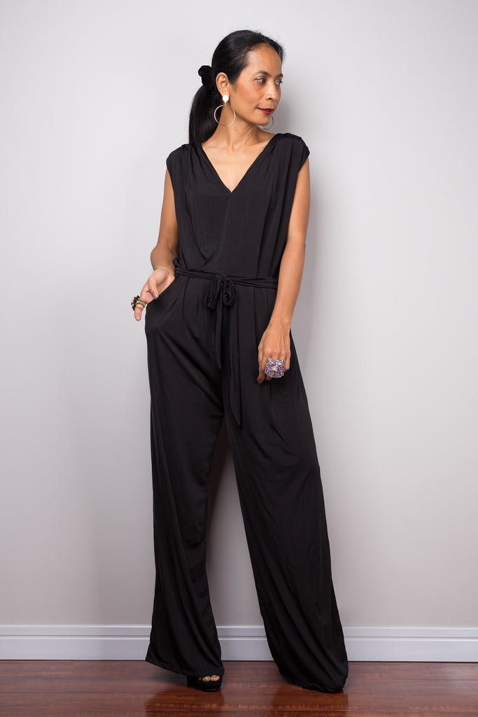 Share 184+ black jumpsuit with pockets
