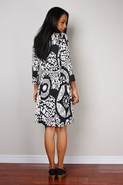 black and white dress, short dress with long sleeves, short black and white bold print dress, modest neckline dress, above the knee dress by Nuichan