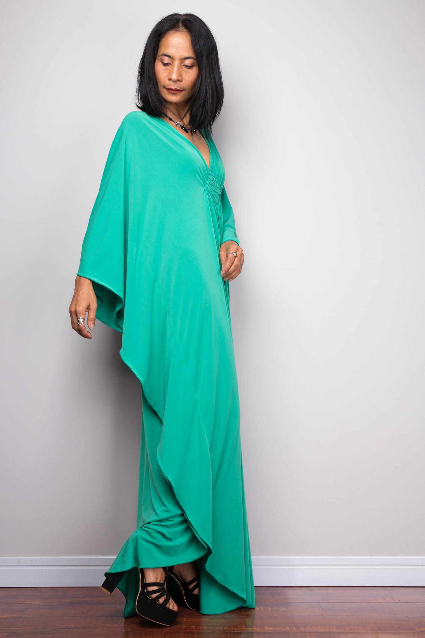 Green kaftan maxi dress.  Buy women's kaftan dress online from Nuichan