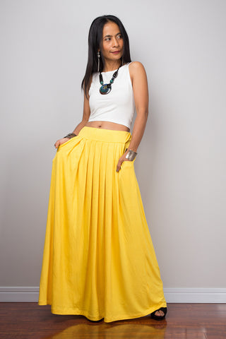 Yellow maxi skirt. Long yellow pleated skirt with pockets by Nuichan