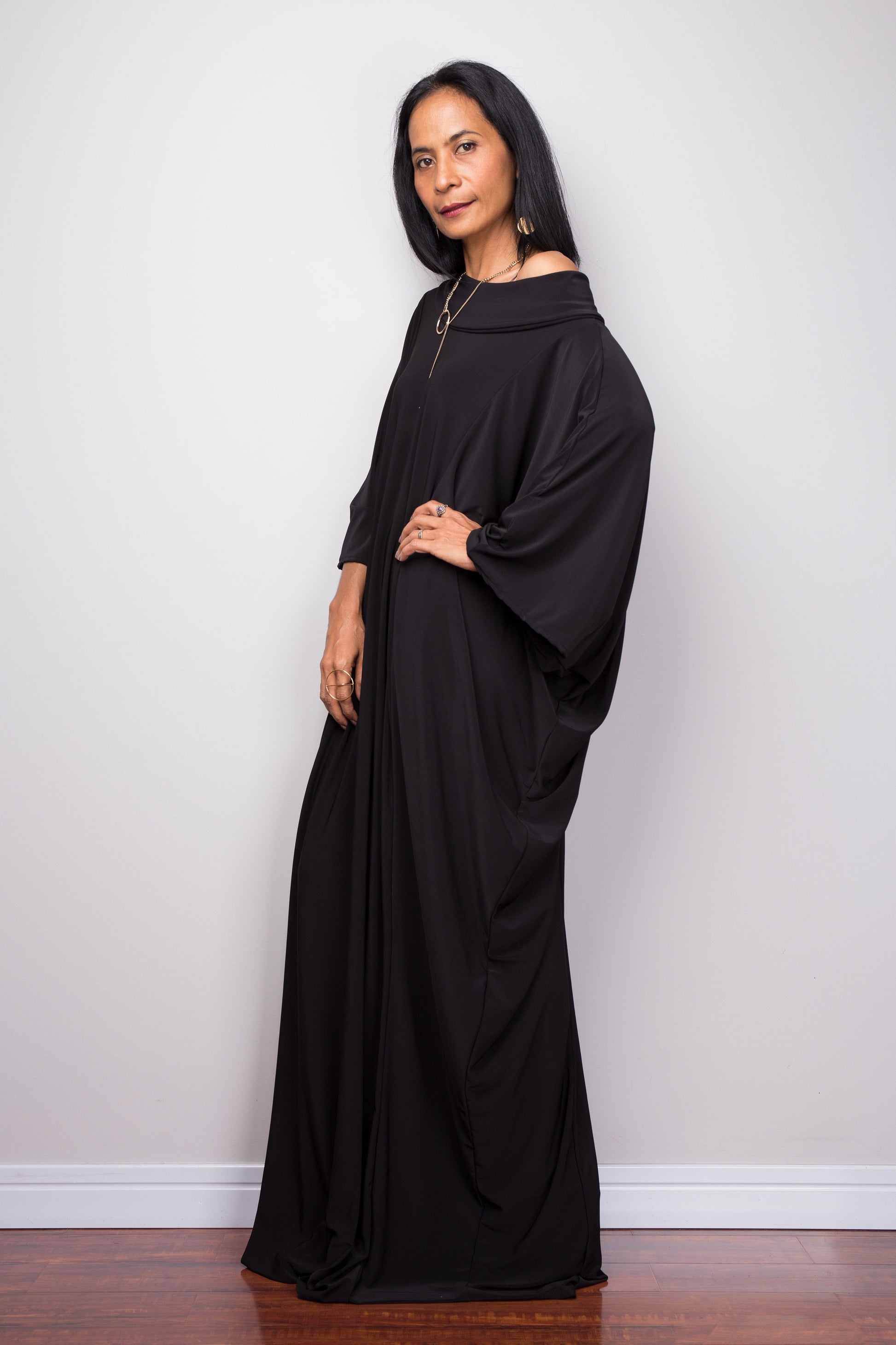 Buy Modest Kaftan dresses online. Large kaftan frock dress by Nuichan