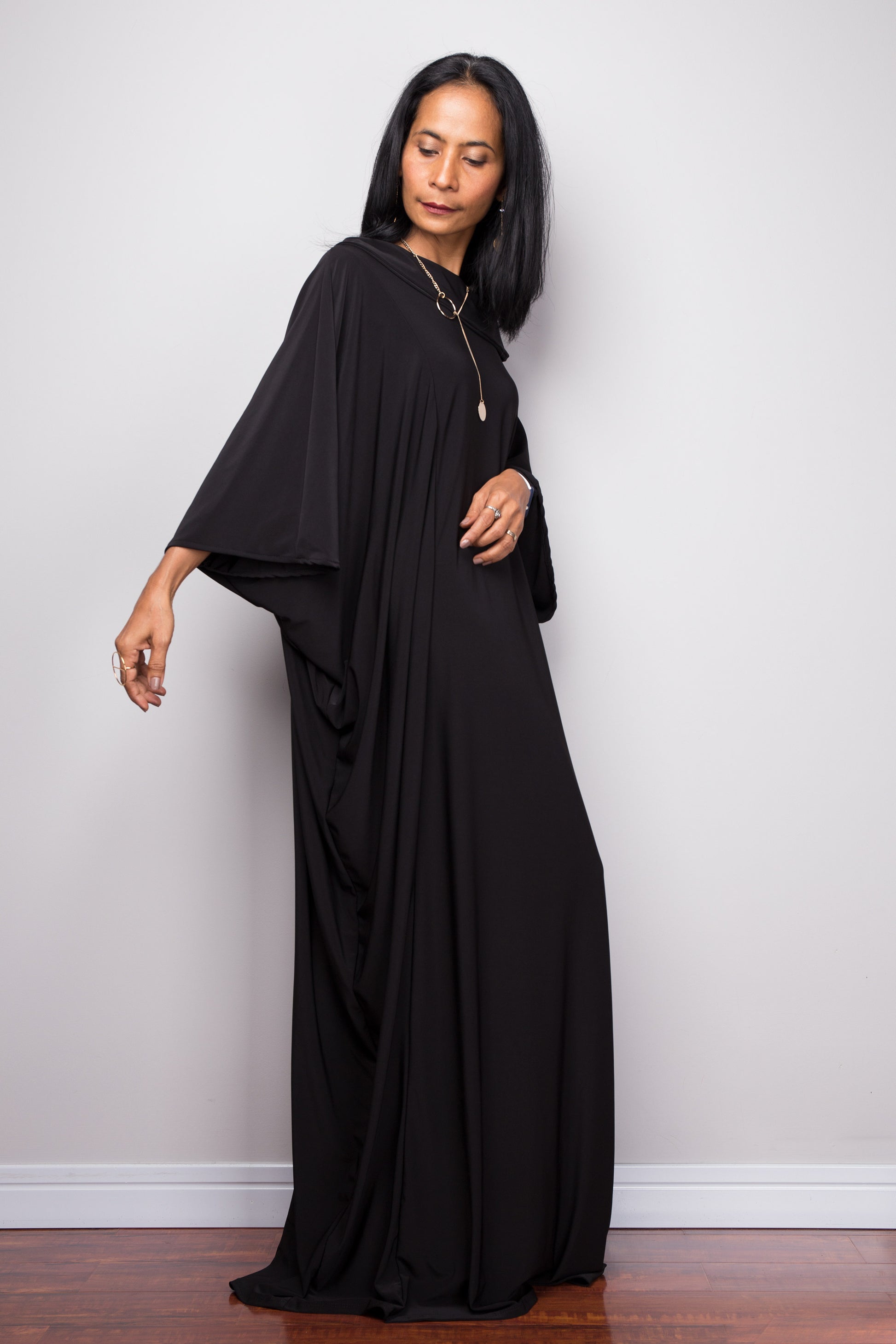 Buy Modest Kaftan dresses online. Large kaftan frock dress by Nuichan