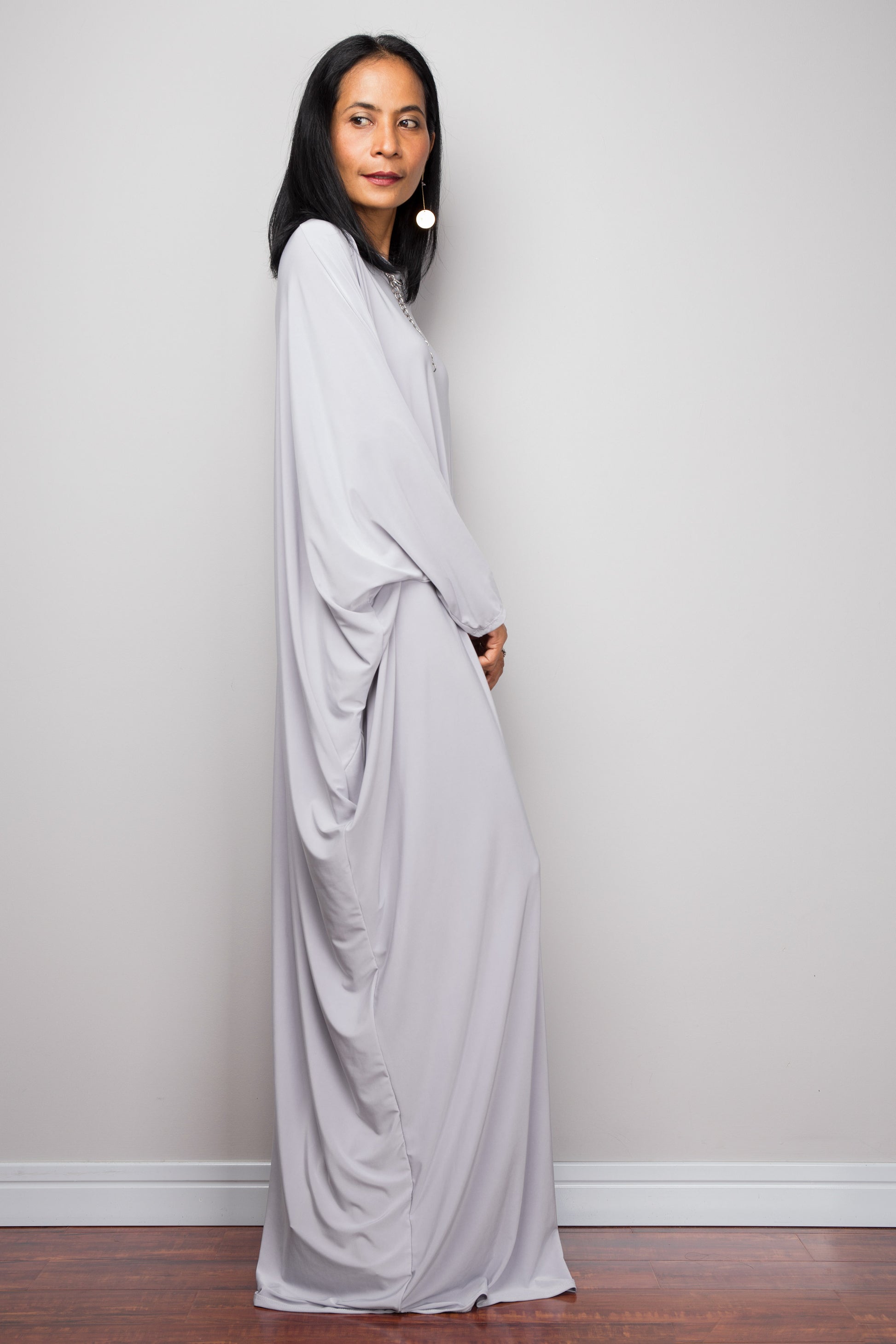 Buy Modest Kaftan dresses online. Muslim evening dress by Nuichan