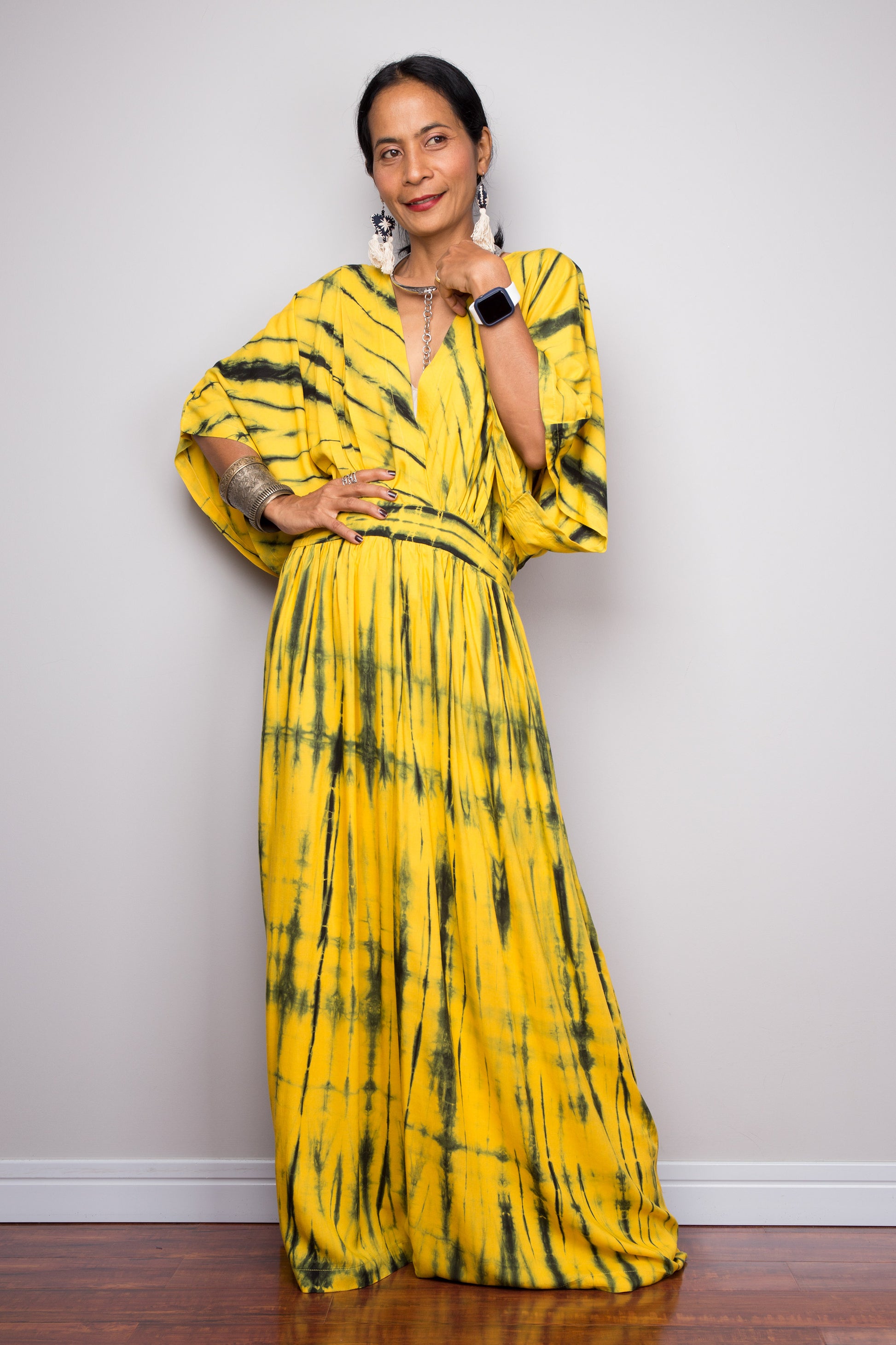Buy Tie dye kimono kaftan online. Nuichan offers vast variety of tie dye summer dresses