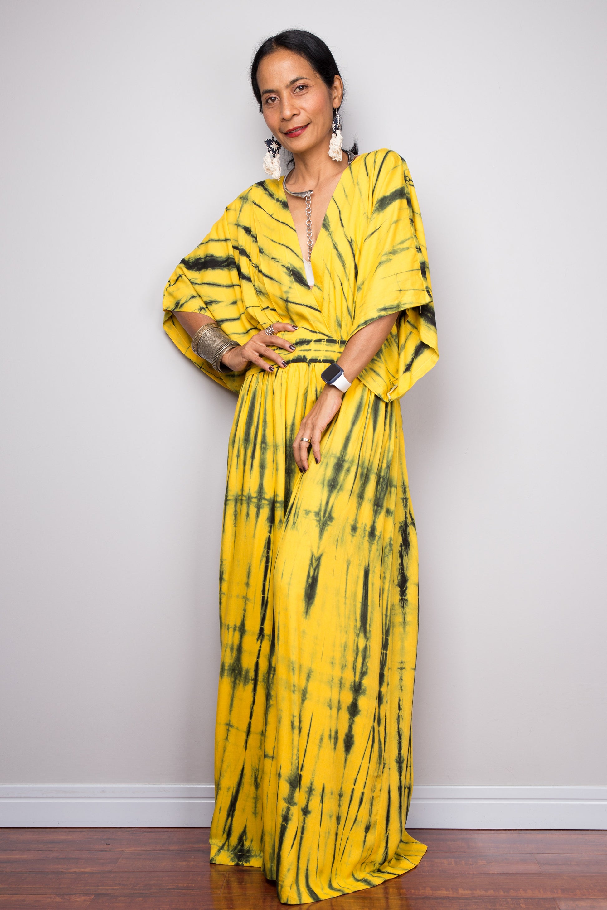 Buy Tie dye kimono kaftan online. Nuichan offers vast variety of tie dye summer dresses
