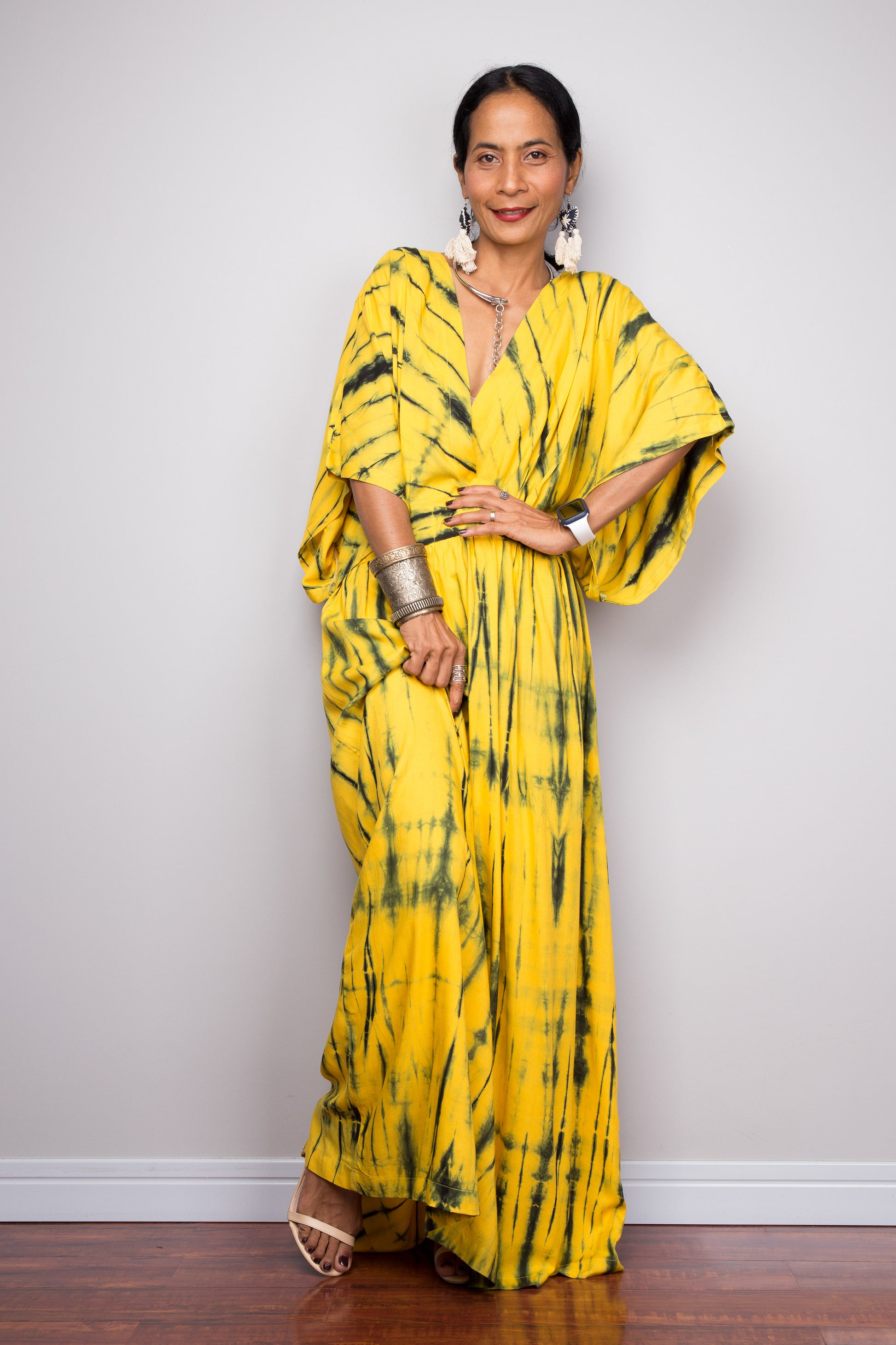 Buy Tie dye kimono kaftan online. Nuichan offers vast variety of tie dye summer dresses