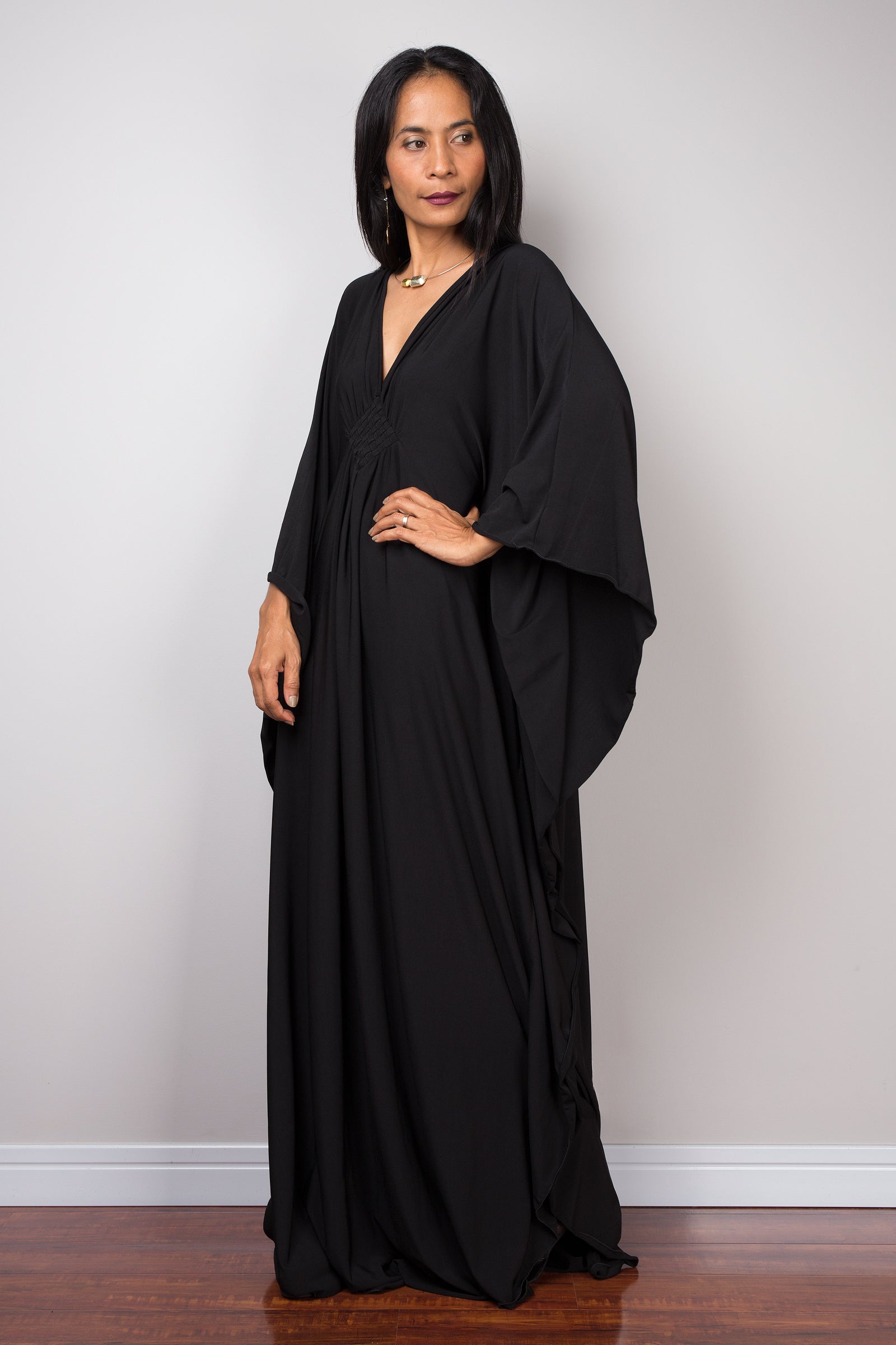 Nuichan kaftan black dress online. Long black maxi dress for women.