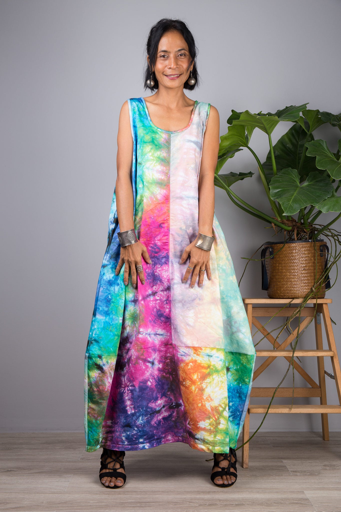 Nuichan Women's sleeveless tie dye dress. Buy hand dyed dresses online