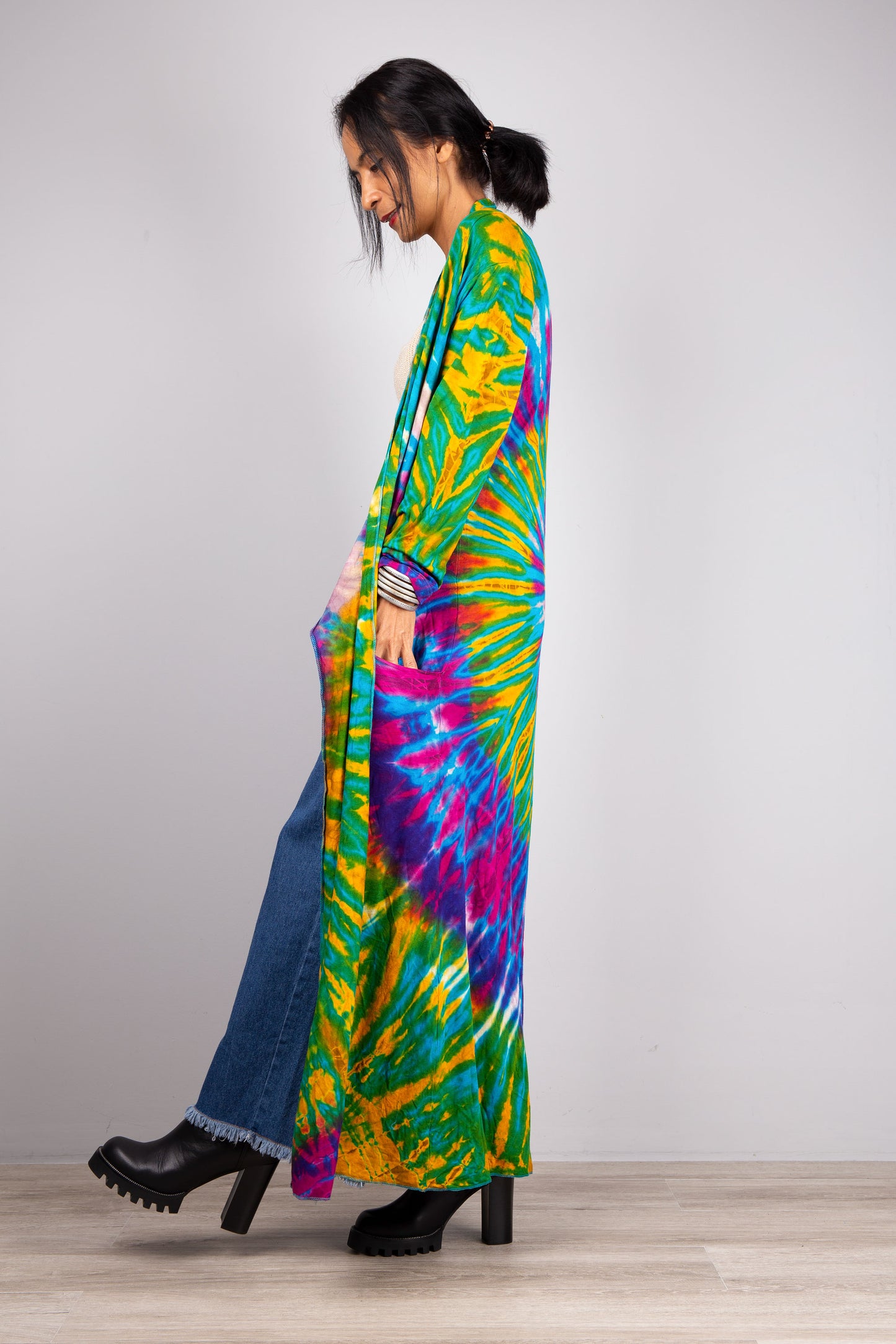 Open front tie dye cardigan. Side view