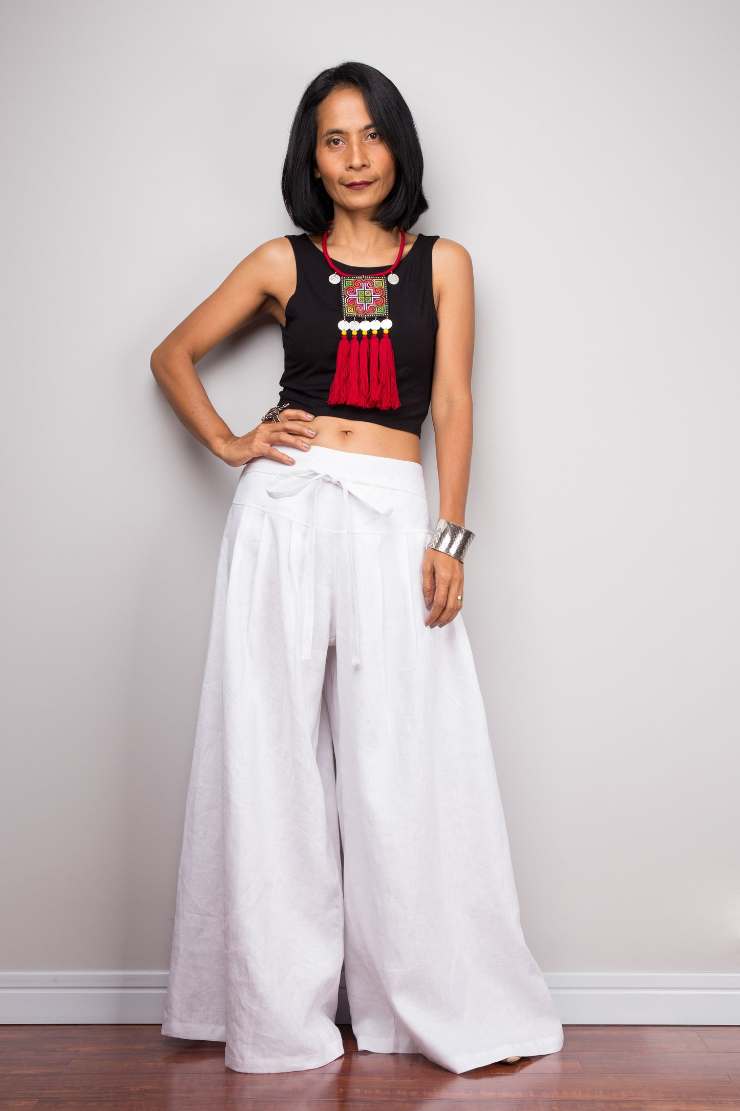 Wide linen pants.  White high waist summer pants.  Loose fit palazzo pants by Nuichan